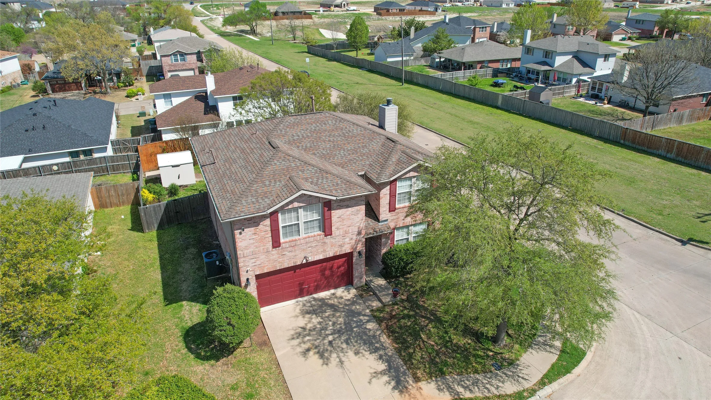 Single Family Residence For Rent in Grayson County , 1921 Southridge Lane, Sherman, Texas 75092, 3 Bedroom, 3 Bathroom, 2 Garage spaces, 2,971 Sqft, built in 2001, mls#21390847, Real Estate Agent in Sherman, Homes For Rent in Grayson county, Homes For Rent in Sherman, Realtor in Sherman Texas, Real Estate Brokerage Independent Realty Texas, Luminita Cordes Realtor