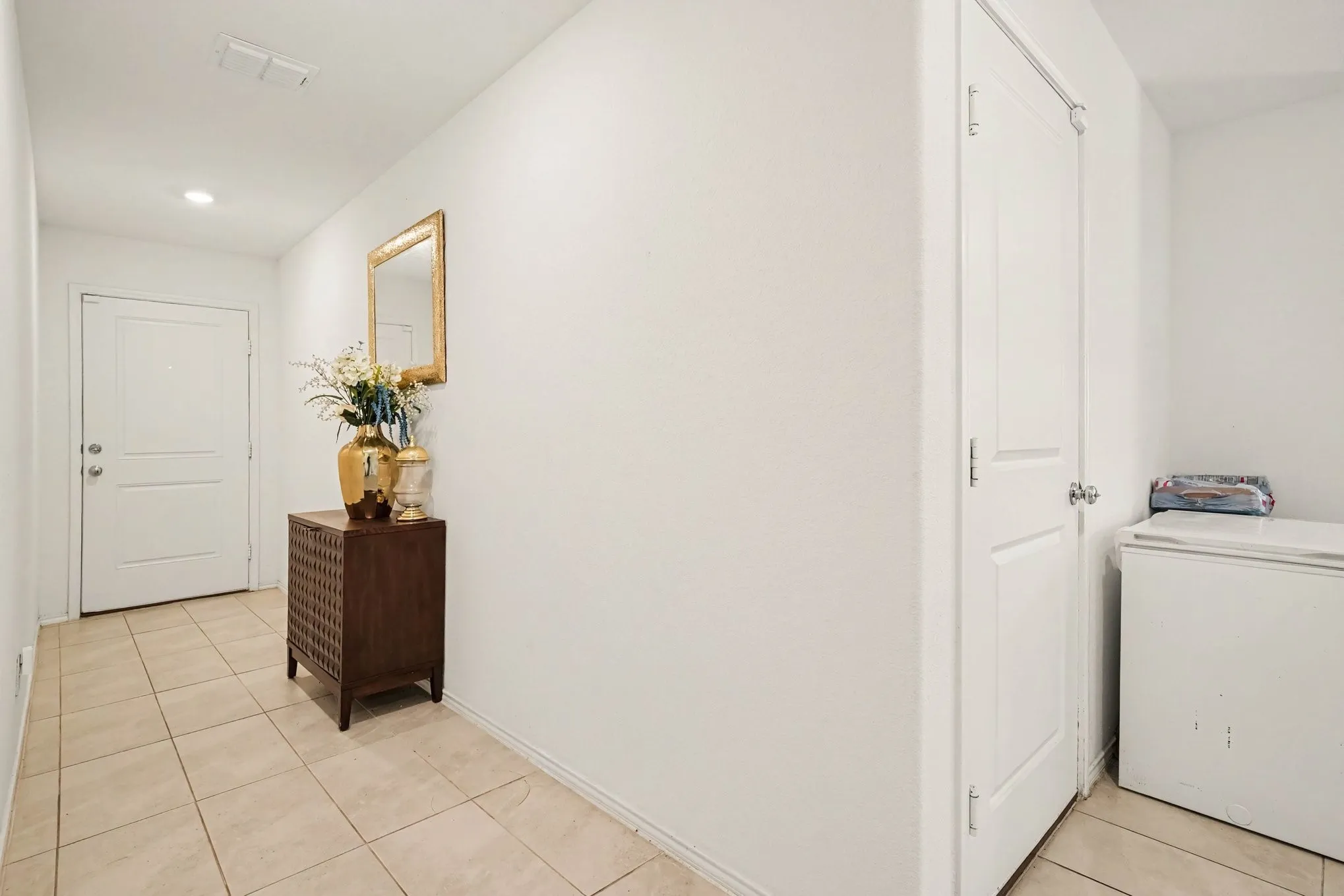 Single Family Residence For Sale in Tarrant County , 2908 Roy Road, Fort Worth, Texas 76119, 3 Bedroom, 2 Bathroom, 2 Garage spaces, 1,464 Sqft, built in 2023, mls#21386812, Real Estate Agent in Fort Worth, Homes For Sale in Tarrant county, Homes For Sale in Fort Worth, Realtor in Fort Worth Texas, Real Estate Brokerage Independent Realty Texas, Luminita Cordes Realtor
