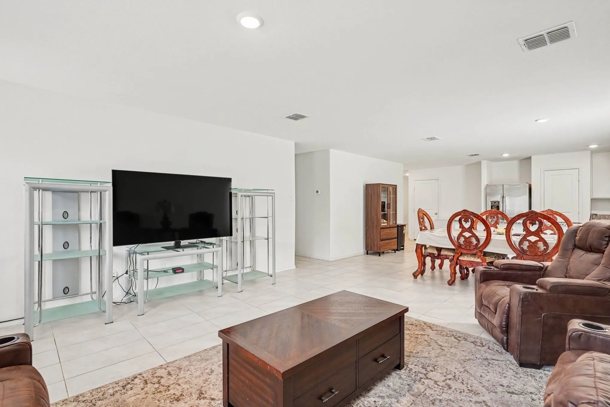 Single Family Residence For Sale in Tarrant County , 2908 Roy Road, Fort Worth, Texas 76119, 3 Bedroom, 2 Bathroom, 2 Garage spaces, 1,464 Sqft, built in 2023, mls#21386812, Real Estate Agent in Fort Worth, Homes For Sale in Tarrant county, Homes For Sale in Fort Worth, Realtor in Fort Worth Texas, Real Estate Brokerage Independent Realty Texas, Luminita Cordes Realtor