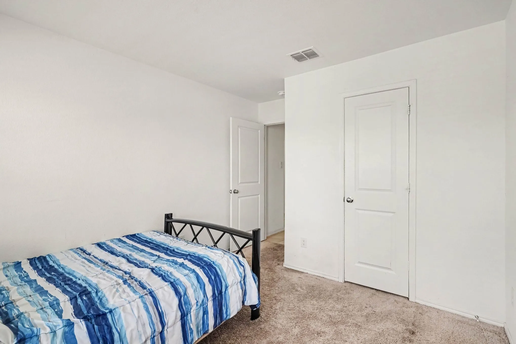 Single Family Residence For Sale in Tarrant County , 2908 Roy Road, Fort Worth, Texas 76119, 3 Bedroom, 2 Bathroom, 2 Garage spaces, 1,464 Sqft, built in 2023, mls#21386812, Real Estate Agent in Fort Worth, Homes For Sale in Tarrant county, Homes For Sale in Fort Worth, Realtor in Fort Worth Texas, Real Estate Brokerage Independent Realty Texas, Luminita Cordes Realtor