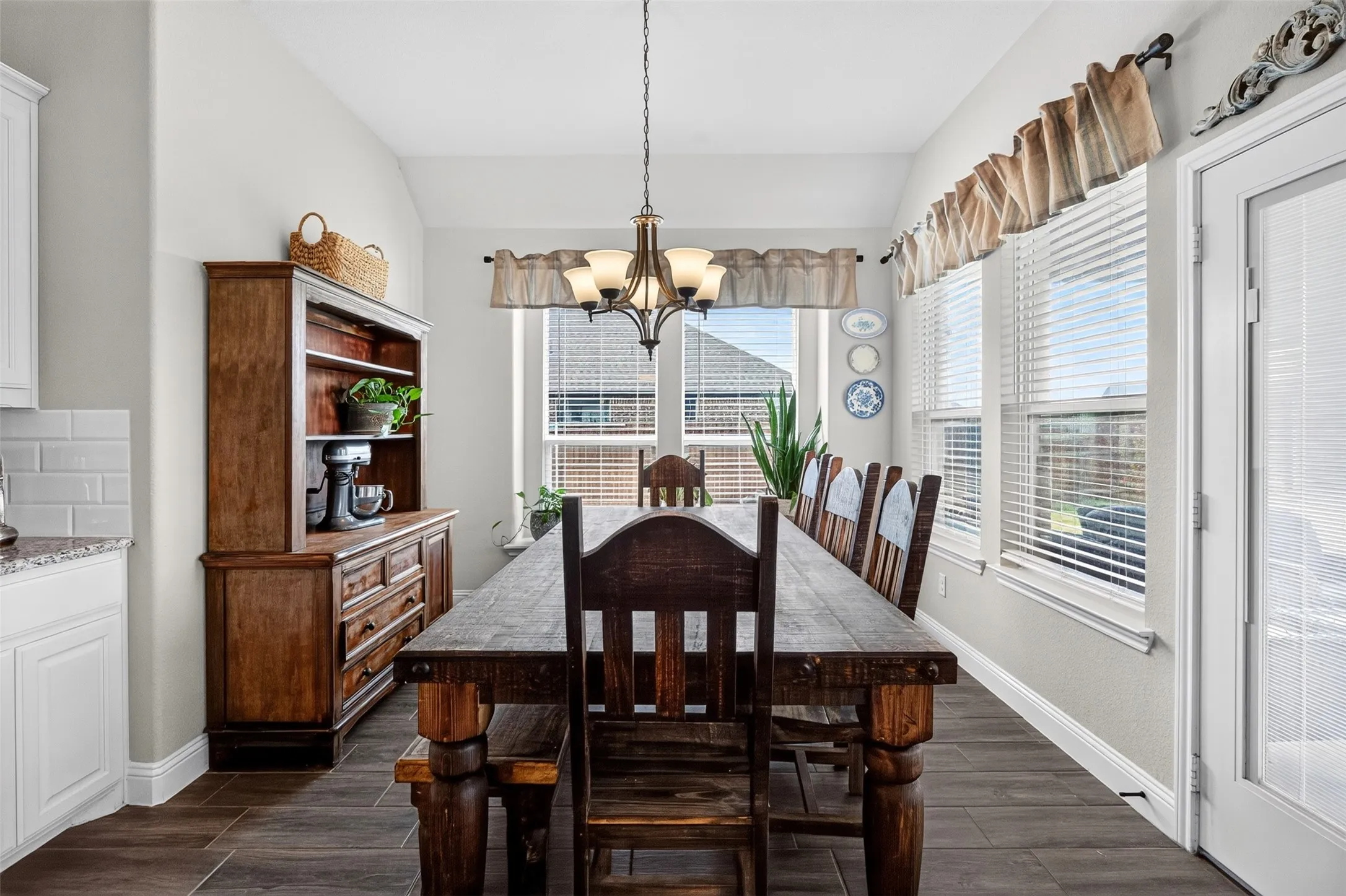 Single Family Residence For Sale in Johnson County , 12717 Caliber Drive, Godley, Texas 76044, 4 Bedroom, 3 Bathroom, 2 Garage spaces, 2,619 Sqft, built in 2022, mls#21390816, Real Estate Agent in Godley, Homes For Sale in Johnson county, Homes For Sale in Godley, Realtor in Godley Texas, Real Estate Brokerage Independent Realty Texas, Luminita Cordes Realtor
