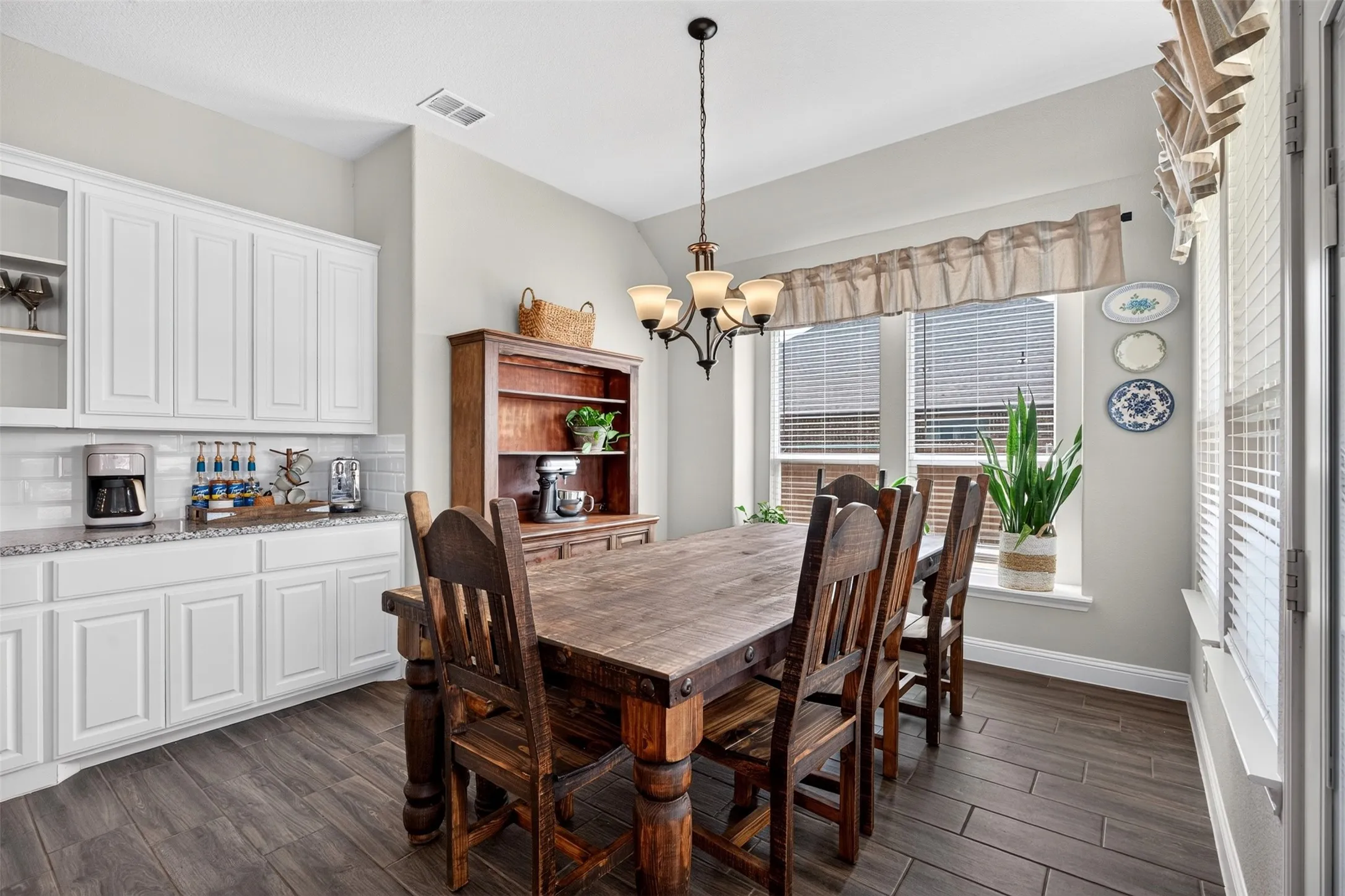 Single Family Residence For Sale in Johnson County , 12717 Caliber Drive, Godley, Texas 76044, 4 Bedroom, 3 Bathroom, 2 Garage spaces, 2,619 Sqft, built in 2022, mls#21390816, Real Estate Agent in Godley, Homes For Sale in Johnson county, Homes For Sale in Godley, Realtor in Godley Texas, Real Estate Brokerage Independent Realty Texas, Luminita Cordes Realtor