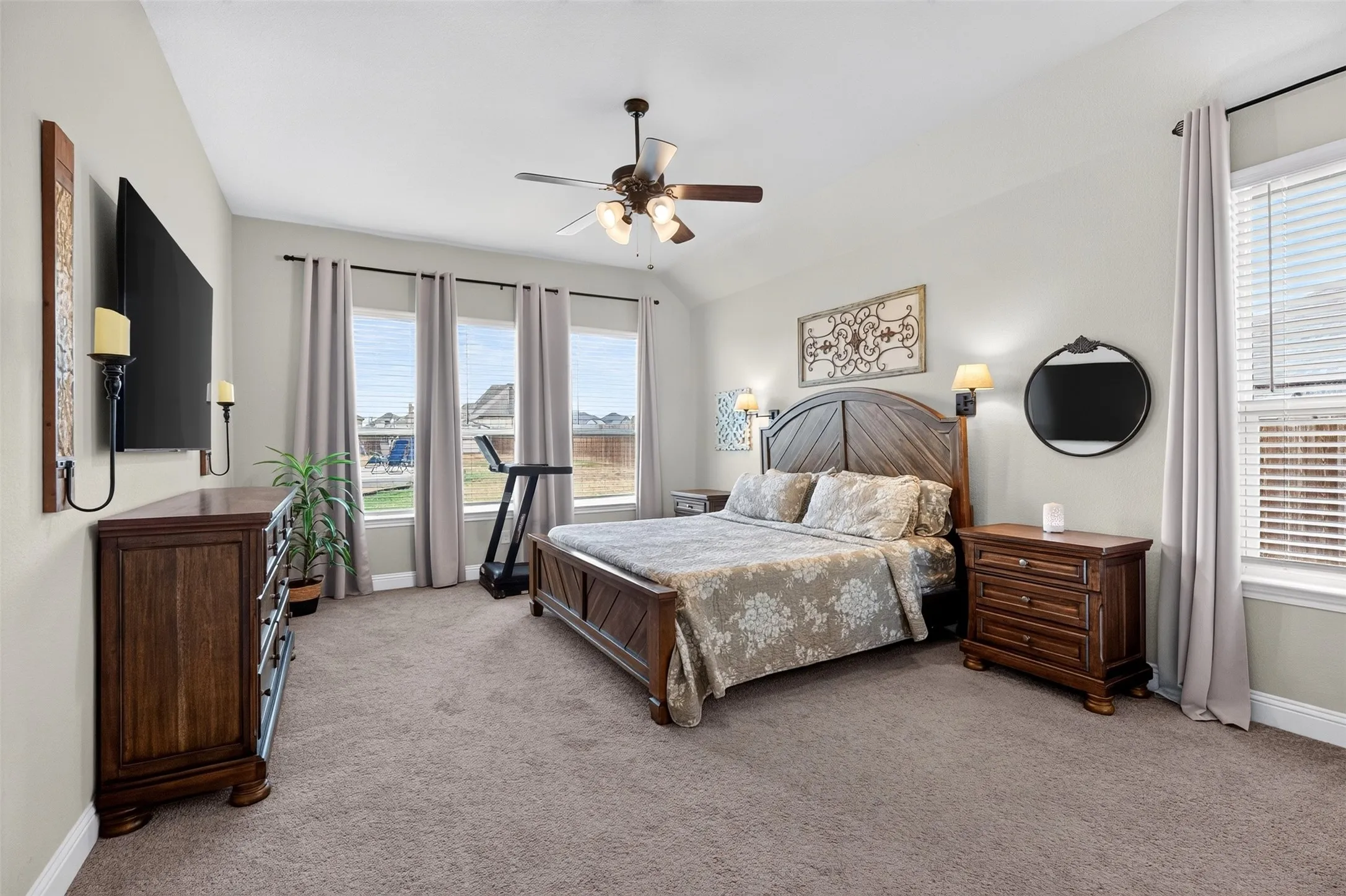 Single Family Residence For Sale in Johnson County , 12717 Caliber Drive, Godley, Texas 76044, 4 Bedroom, 3 Bathroom, 2 Garage spaces, 2,619 Sqft, built in 2022, mls#21390816, Real Estate Agent in Godley, Homes For Sale in Johnson county, Homes For Sale in Godley, Realtor in Godley Texas, Real Estate Brokerage Independent Realty Texas, Luminita Cordes Realtor