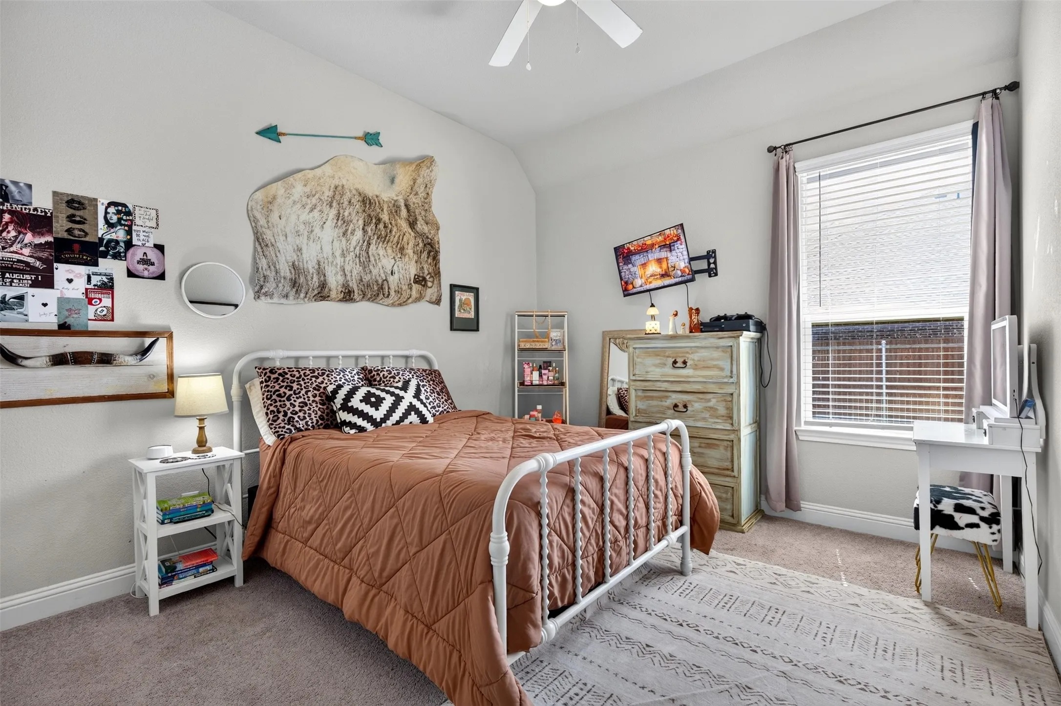Single Family Residence For Sale in Johnson County , 12717 Caliber Drive, Godley, Texas 76044, 4 Bedroom, 3 Bathroom, 2 Garage spaces, 2,619 Sqft, built in 2022, mls#21390816, Real Estate Agent in Godley, Homes For Sale in Johnson county, Homes For Sale in Godley, Realtor in Godley Texas, Real Estate Brokerage Independent Realty Texas, Luminita Cordes Realtor