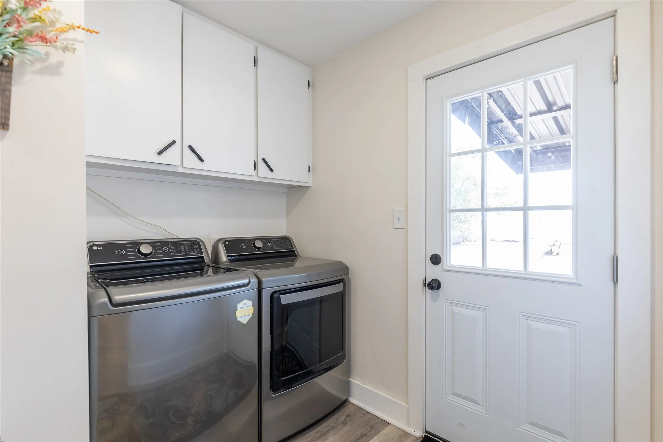 Single Family Residence For Sale in Throckmorton County , 707 W Chestnut Street, Throckmorton, Texas 76483, 3 Bedroom, 2 Bathroom, 2 Garage spaces, 1,842 Sqft, built in 1964, mls#21390789, Real Estate Agent in Throckmorton, Homes For Sale in Throckmorton county, Homes For Sale in Throckmorton, Realtor in Throckmorton Texas, Real Estate Brokerage Independent Realty Texas, Luminita Cordes Realtor