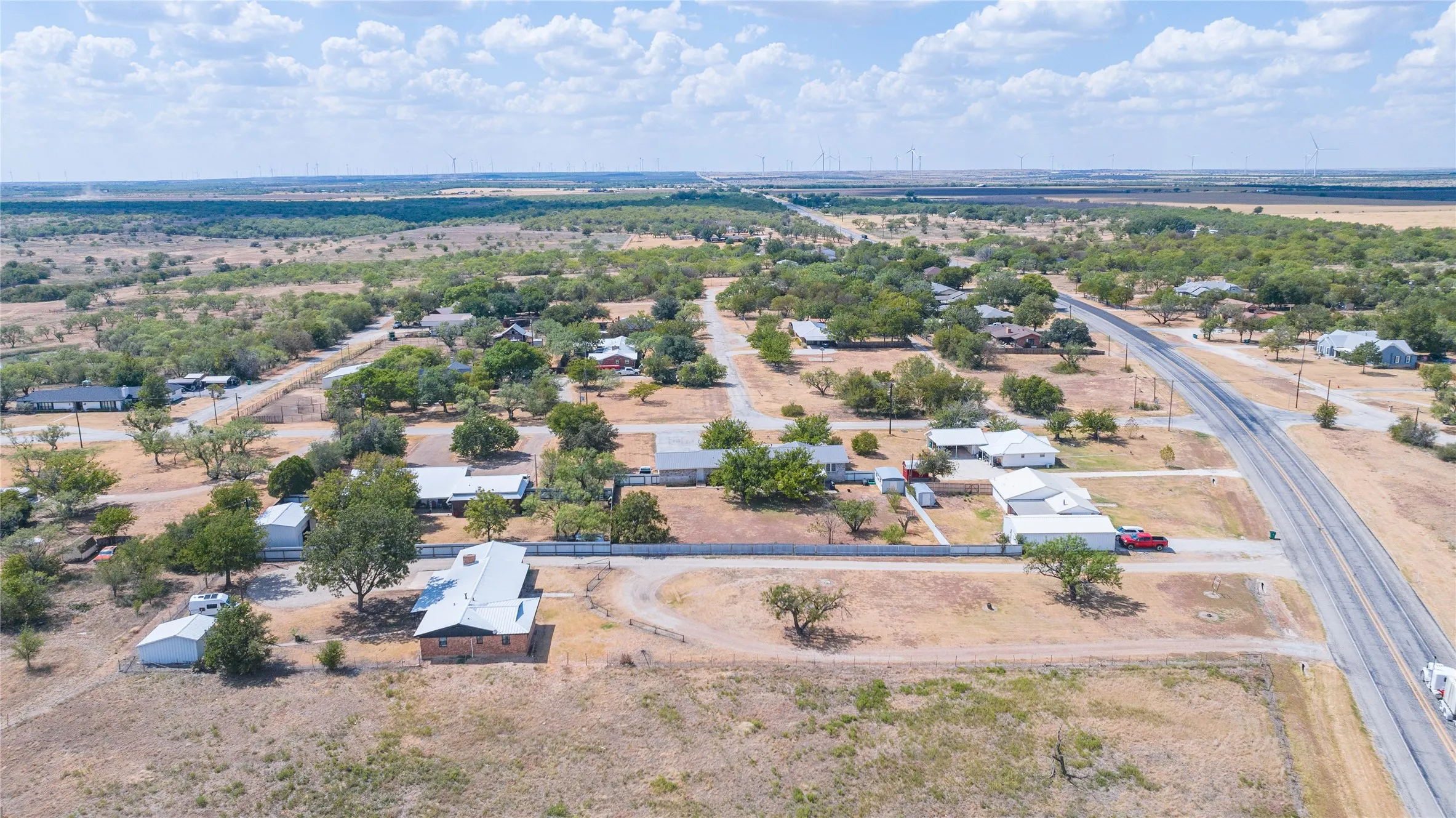 Single Family Residence For Sale in Throckmorton County , 707 W Chestnut Street, Throckmorton, Texas 76483, 3 Bedroom, 2 Bathroom, 2 Garage spaces, 1,842 Sqft, built in 1964, mls#21390789, Real Estate Agent in Throckmorton, Homes For Sale in Throckmorton county, Homes For Sale in Throckmorton, Realtor in Throckmorton Texas, Real Estate Brokerage Independent Realty Texas, Luminita Cordes Realtor