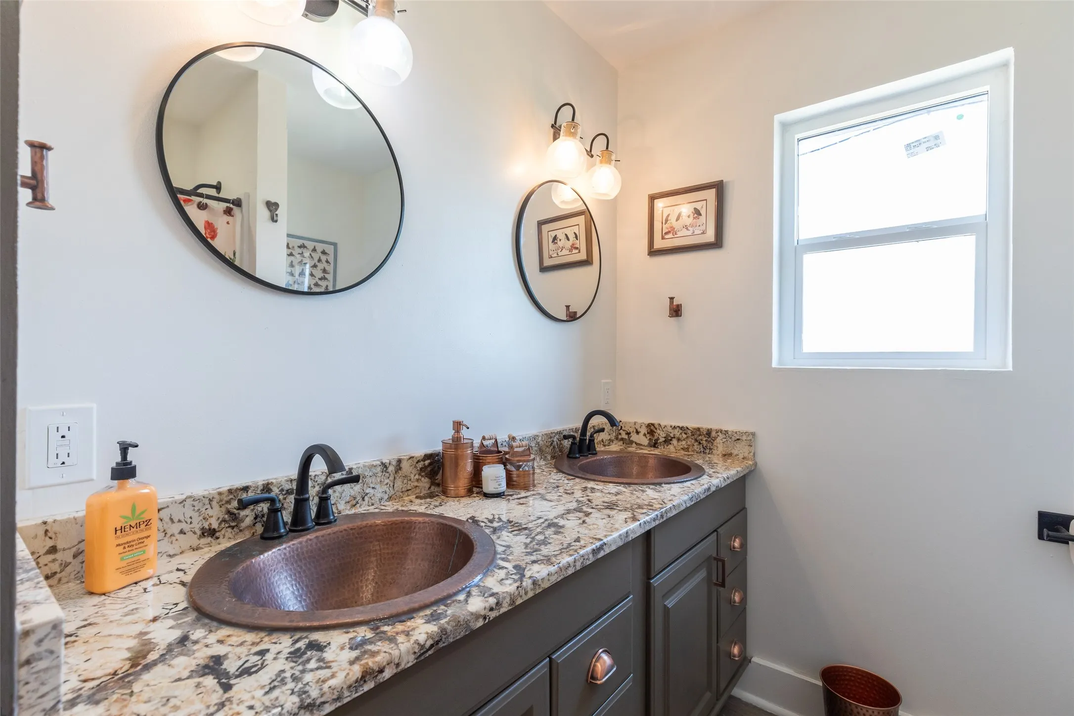 Single Family Residence For Sale in Throckmorton County , 707 W Chestnut Street, Throckmorton, Texas 76483, 3 Bedroom, 2 Bathroom, 2 Garage spaces, 1,842 Sqft, built in 1964, mls#21390789, Real Estate Agent in Throckmorton, Homes For Sale in Throckmorton county, Homes For Sale in Throckmorton, Realtor in Throckmorton Texas, Real Estate Brokerage Independent Realty Texas, Luminita Cordes Realtor