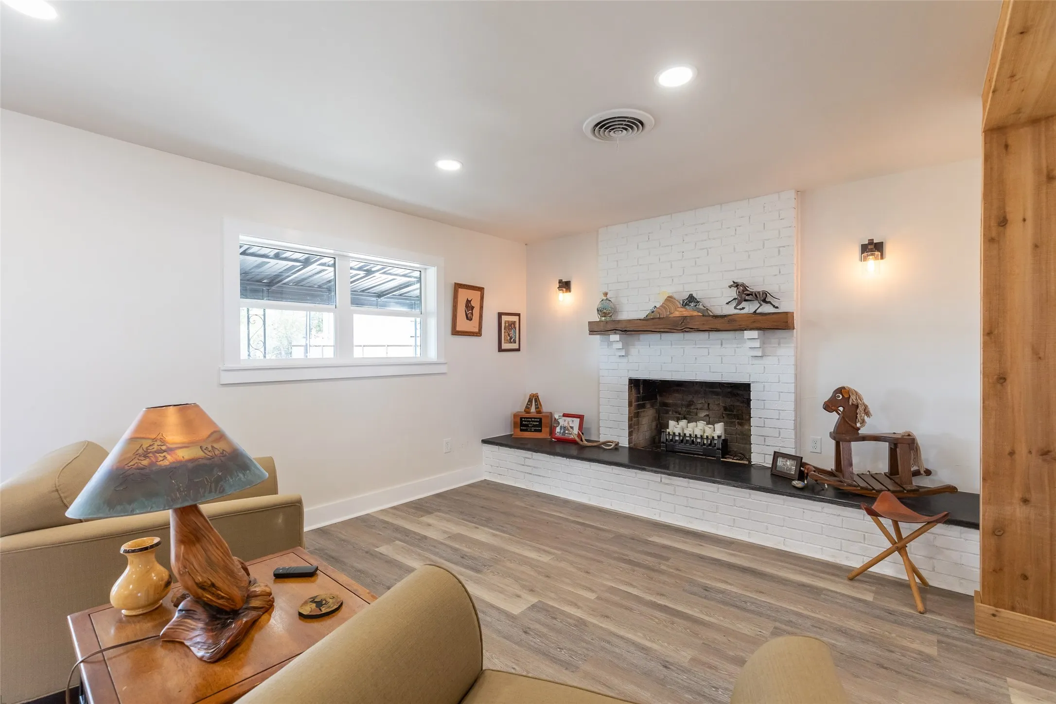Single Family Residence For Sale in Throckmorton County , 707 W Chestnut Street, Throckmorton, Texas 76483, 3 Bedroom, 2 Bathroom, 2 Garage spaces, 1,842 Sqft, built in 1964, mls#21390789, Real Estate Agent in Throckmorton, Homes For Sale in Throckmorton county, Homes For Sale in Throckmorton, Realtor in Throckmorton Texas, Real Estate Brokerage Independent Realty Texas, Luminita Cordes Realtor