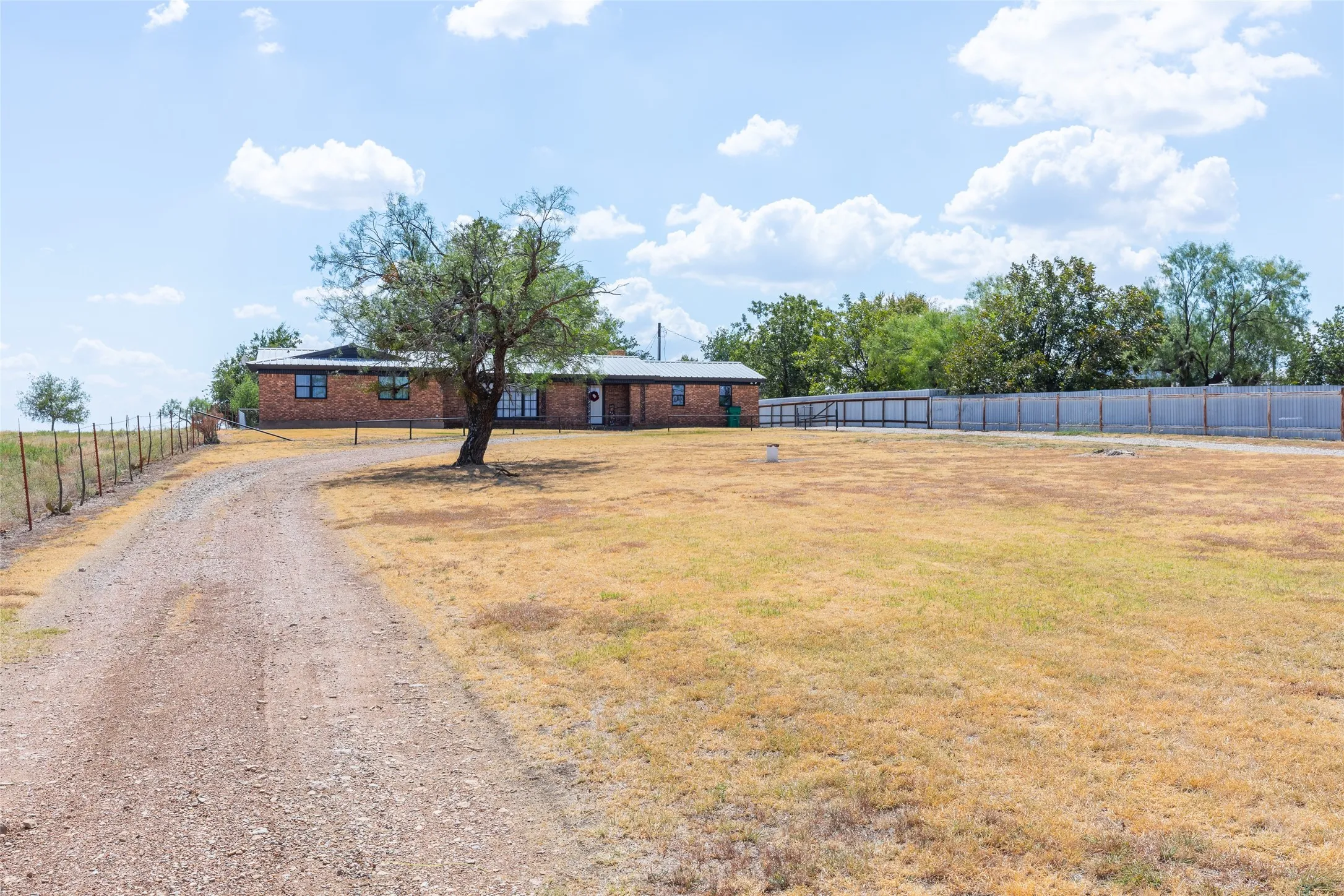 Single Family Residence For Sale in Throckmorton County , 707 W Chestnut Street, Throckmorton, Texas 76483, 3 Bedroom, 2 Bathroom, 2 Garage spaces, 1,842 Sqft, built in 1964, mls#21390789, Real Estate Agent in Throckmorton, Homes For Sale in Throckmorton county, Homes For Sale in Throckmorton, Realtor in Throckmorton Texas, Real Estate Brokerage Independent Realty Texas, Luminita Cordes Realtor
