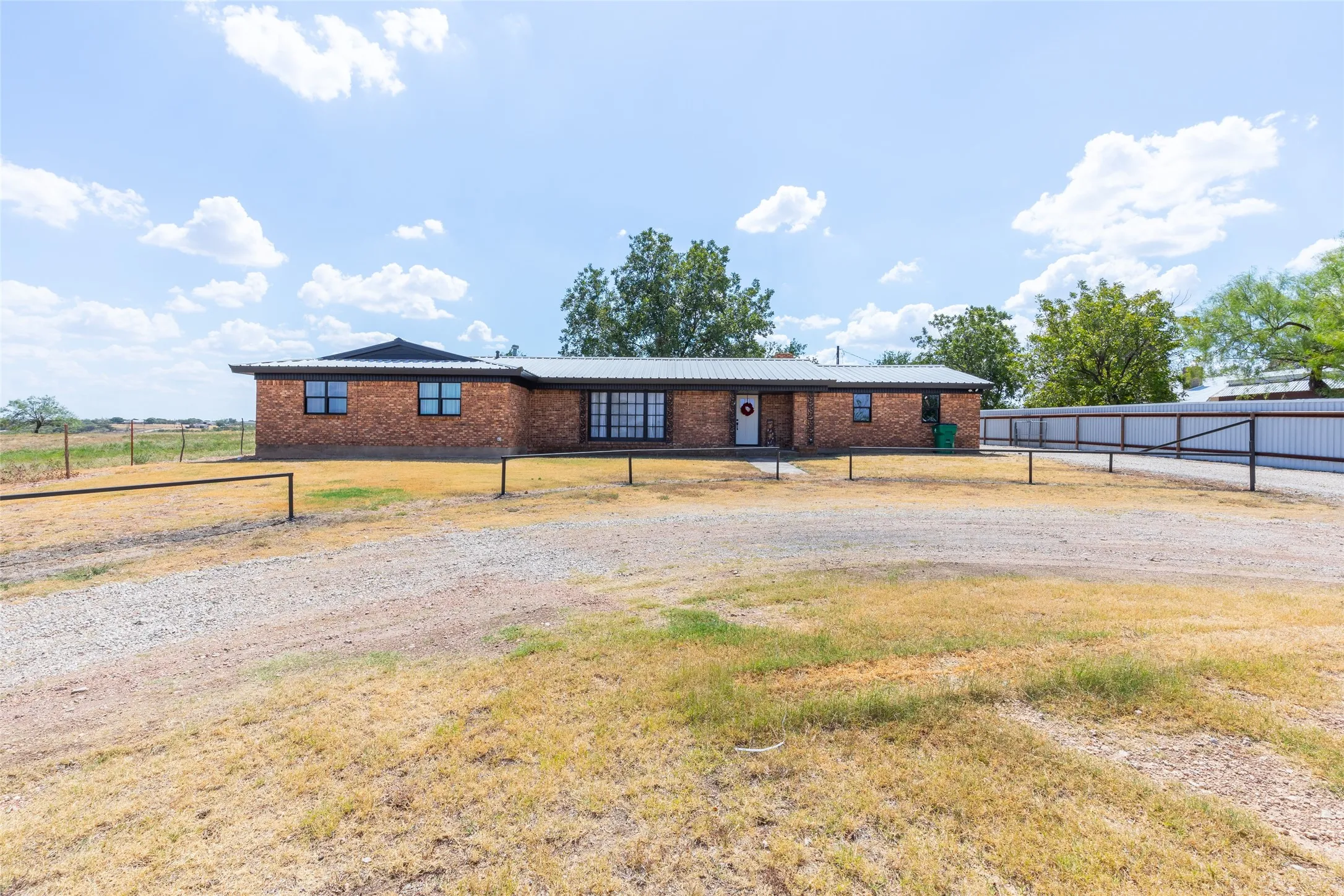 Single Family Residence For Sale in Throckmorton County , 707 W Chestnut Street, Throckmorton, Texas 76483, 3 Bedroom, 2 Bathroom, 2 Garage spaces, 1,842 Sqft, built in 1964, mls#21390789, Real Estate Agent in Throckmorton, Homes For Sale in Throckmorton county, Homes For Sale in Throckmorton, Realtor in Throckmorton Texas, Real Estate Brokerage Independent Realty Texas, Luminita Cordes Realtor