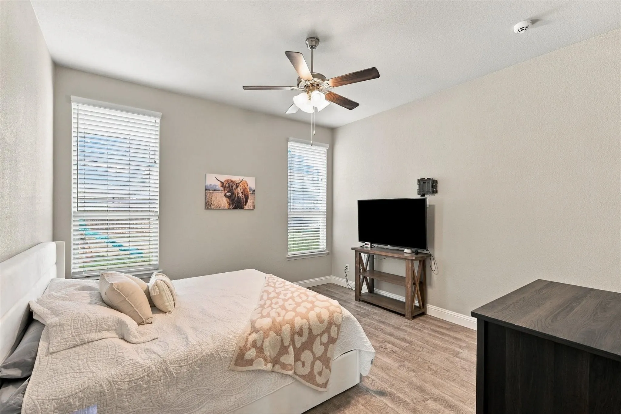 Single Family Residence For Sale in Ellis County , 5622 Log Cabin Court, Midlothian, Texas 76065, 4 Bedroom, 2 Bathroom, 2 Garage spaces, 1,894 Sqft, built in 2022, mls#21389887, Real Estate Agent in Midlothian, Homes For Sale in Ellis county, Homes For Sale in Midlothian, Realtor in Midlothian Texas, Real Estate Brokerage Independent Realty Texas, Luminita Cordes Realtor