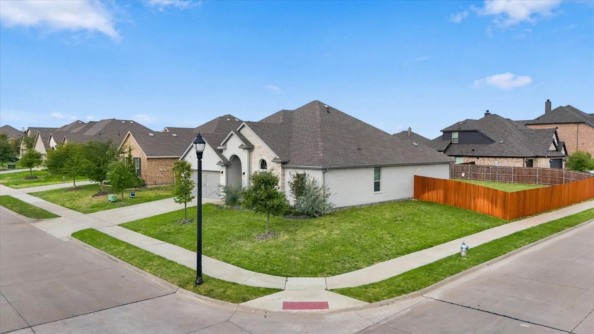 Single Family Residence For Sale in Ellis County , 5622 Log Cabin Court, Midlothian, Texas 76065, 4 Bedroom, 2 Bathroom, 2 Garage spaces, 1,894 Sqft, built in 2022, mls#21389887, Real Estate Agent in Midlothian, Homes For Sale in Ellis county, Homes For Sale in Midlothian, Realtor in Midlothian Texas, Real Estate Brokerage Independent Realty Texas, Luminita Cordes Realtor