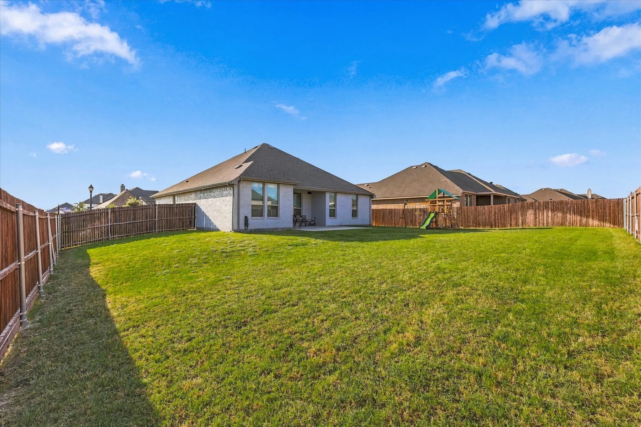 Single Family Residence For Sale in Ellis County , 5622 Log Cabin Court, Midlothian, Texas 76065, 4 Bedroom, 2 Bathroom, 2 Garage spaces, 1,894 Sqft, built in 2022, mls#21389887, Real Estate Agent in Midlothian, Homes For Sale in Ellis county, Homes For Sale in Midlothian, Realtor in Midlothian Texas, Real Estate Brokerage Independent Realty Texas, Luminita Cordes Realtor
