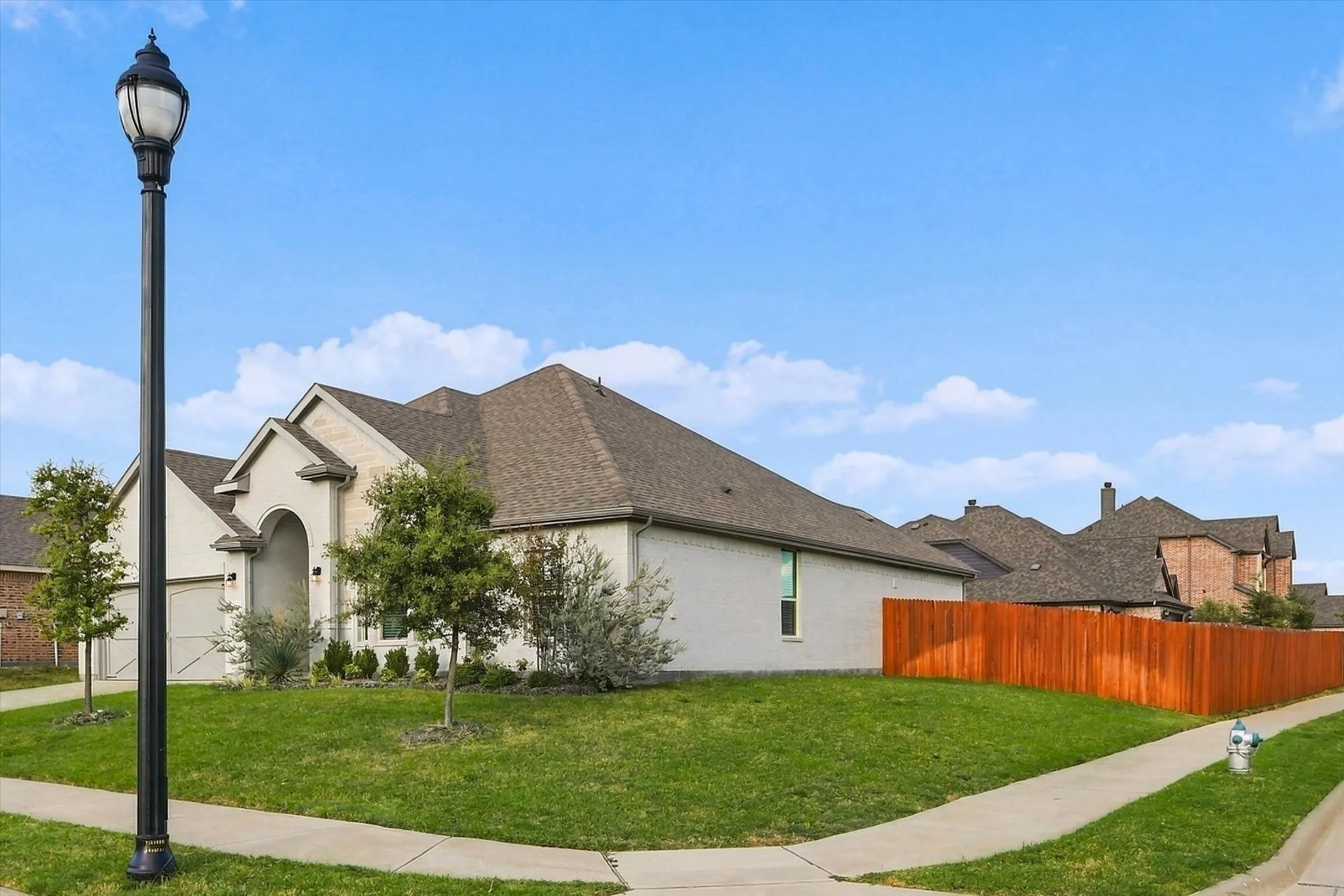 Single Family Residence For Sale in Ellis County , 5622 Log Cabin Court, Midlothian, Texas 76065, 4 Bedroom, 2 Bathroom, 2 Garage spaces, 1,894 Sqft, built in 2022, mls#21389887, Real Estate Agent in Midlothian, Homes For Sale in Ellis county, Homes For Sale in Midlothian, Realtor in Midlothian Texas, Real Estate Brokerage Independent Realty Texas, Luminita Cordes Realtor