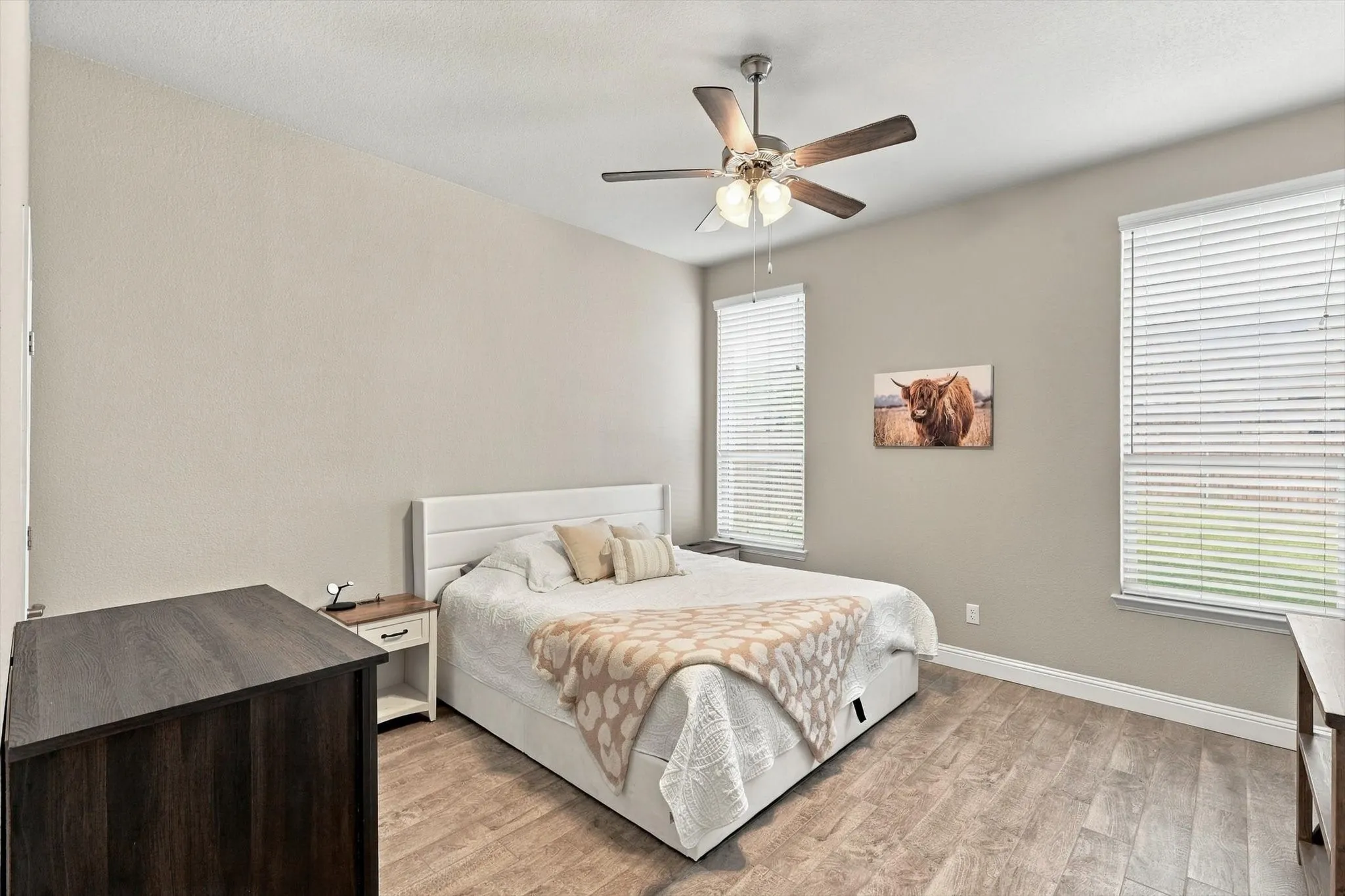Single Family Residence For Sale in Ellis County , 5622 Log Cabin Court, Midlothian, Texas 76065, 4 Bedroom, 2 Bathroom, 2 Garage spaces, 1,894 Sqft, built in 2022, mls#21389887, Real Estate Agent in Midlothian, Homes For Sale in Ellis county, Homes For Sale in Midlothian, Realtor in Midlothian Texas, Real Estate Brokerage Independent Realty Texas, Luminita Cordes Realtor