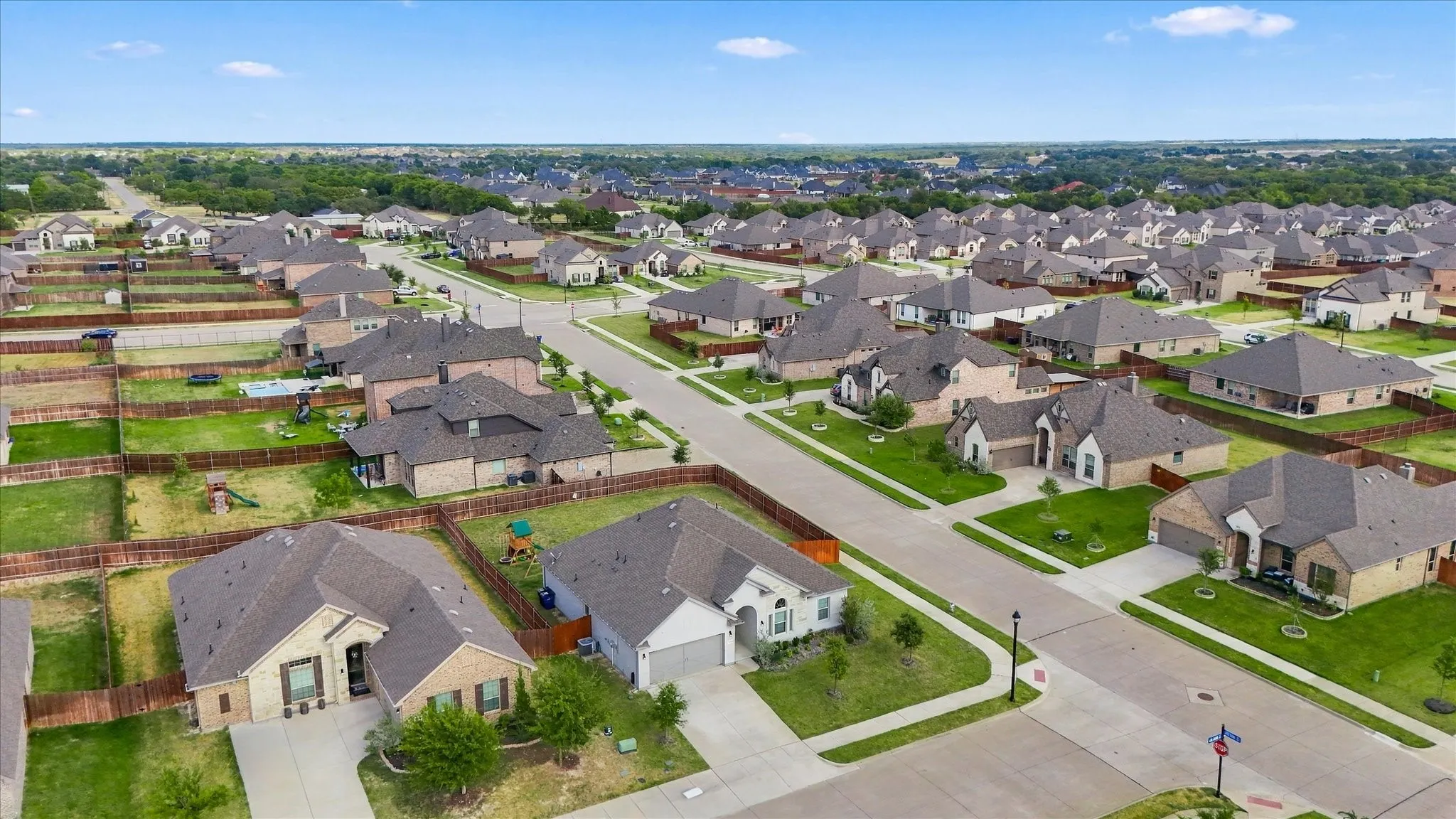 Single Family Residence For Sale in Ellis County , 5622 Log Cabin Court, Midlothian, Texas 76065, 4 Bedroom, 2 Bathroom, 2 Garage spaces, 1,894 Sqft, built in 2022, mls#21389887, Real Estate Agent in Midlothian, Homes For Sale in Ellis county, Homes For Sale in Midlothian, Realtor in Midlothian Texas, Real Estate Brokerage Independent Realty Texas, Luminita Cordes Realtor
