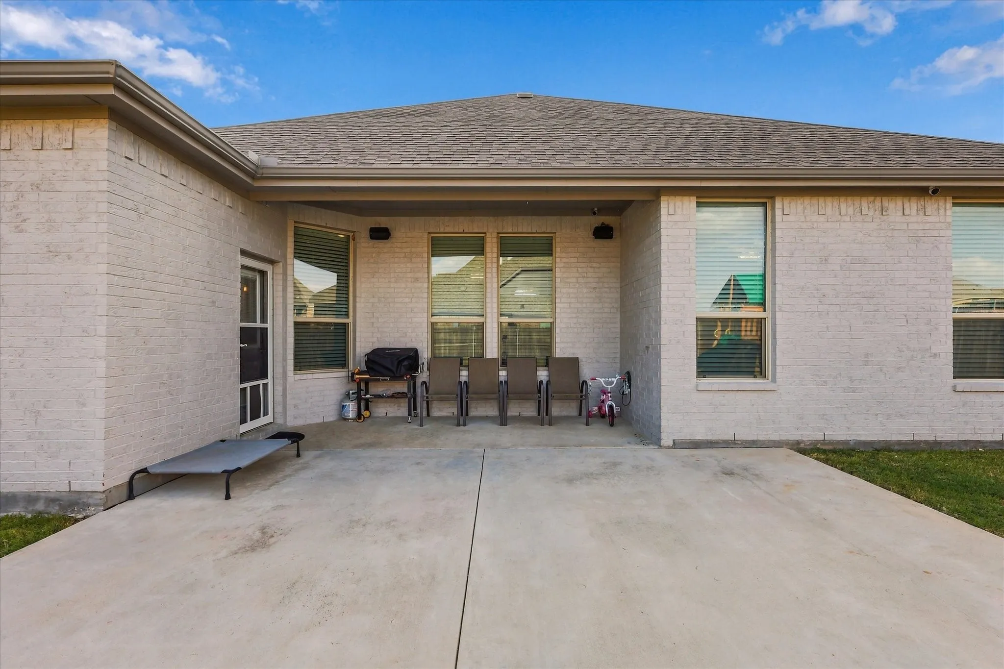 Single Family Residence For Sale in Ellis County , 5622 Log Cabin Court, Midlothian, Texas 76065, 4 Bedroom, 2 Bathroom, 2 Garage spaces, 1,894 Sqft, built in 2022, mls#21389887, Real Estate Agent in Midlothian, Homes For Sale in Ellis county, Homes For Sale in Midlothian, Realtor in Midlothian Texas, Real Estate Brokerage Independent Realty Texas, Luminita Cordes Realtor