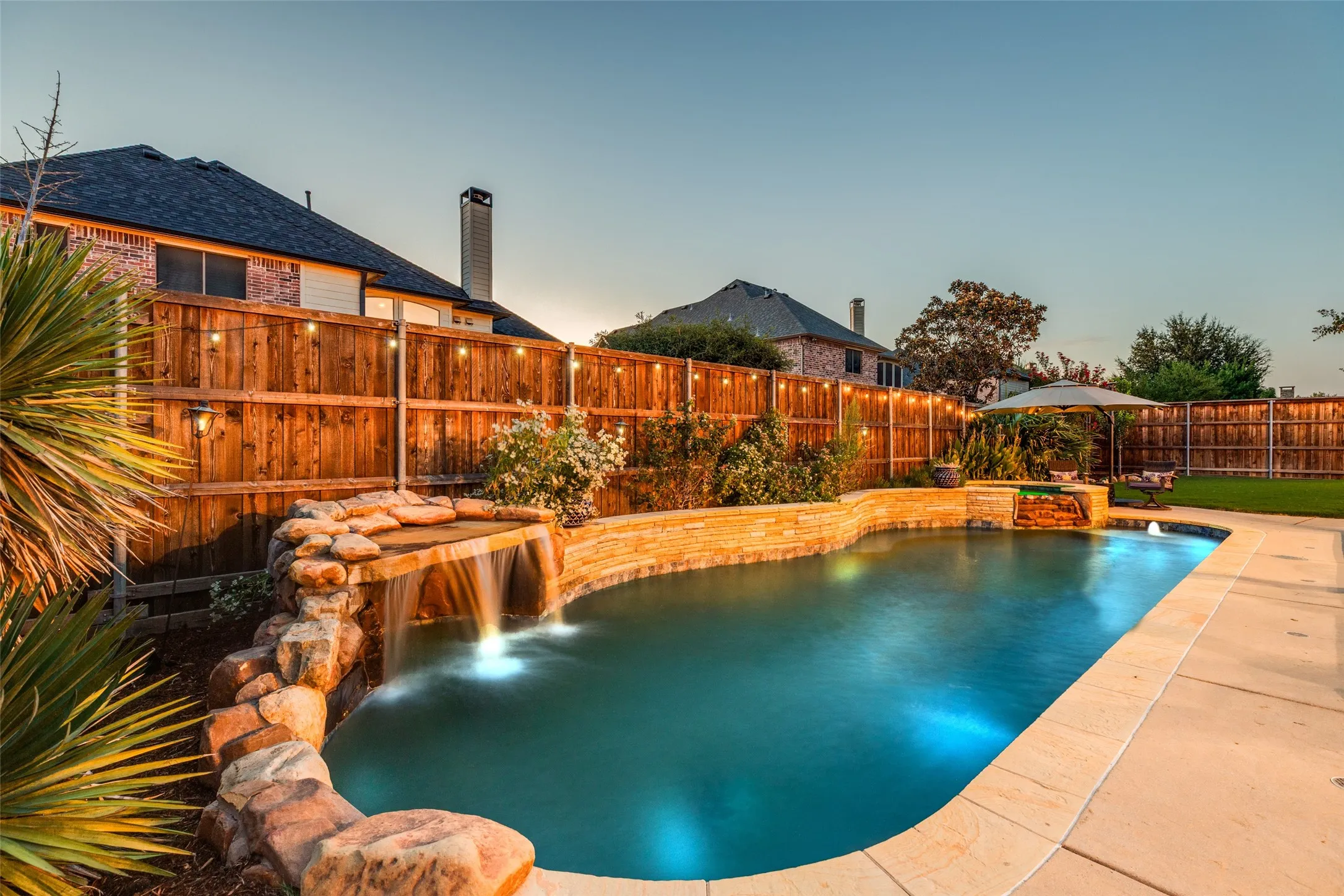 Single Family Residence For Sale in Denton County , 10757 Southbury Lane, Frisco, Texas 75033, 6 Bedroom, 4 Bathroom, 4 Garage spaces, 5,054 Sqft, built in 2010, mls#21381936, Real Estate Agent in Frisco, Homes For Sale in Denton county, Homes For Sale in Frisco, Realtor in Frisco Texas, Real Estate Brokerage Independent Realty Texas, Luminita Cordes Realtor