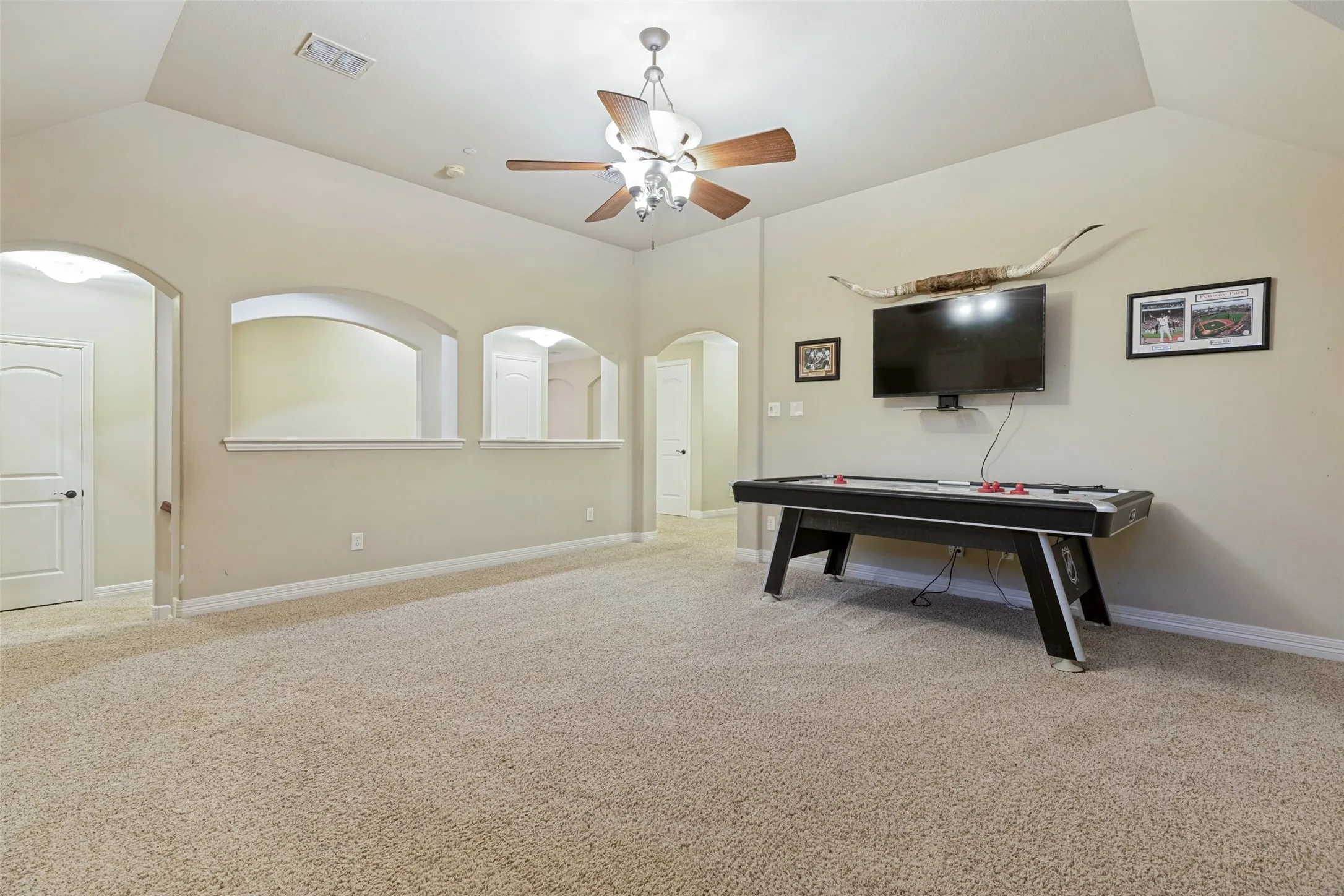 Single Family Residence For Sale in Denton County , 10757 Southbury Lane, Frisco, Texas 75033, 6 Bedroom, 4 Bathroom, 4 Garage spaces, 5,054 Sqft, built in 2010, mls#21381936, Real Estate Agent in Frisco, Homes For Sale in Denton county, Homes For Sale in Frisco, Realtor in Frisco Texas, Real Estate Brokerage Independent Realty Texas, Luminita Cordes Realtor