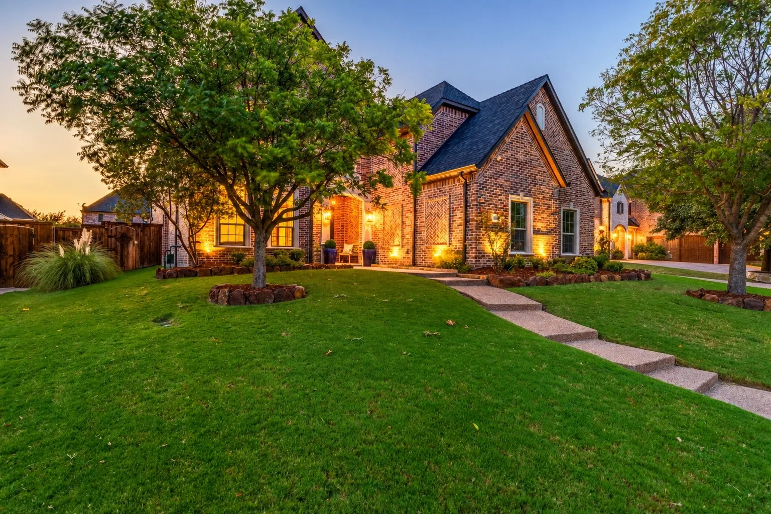 Gorgeous home walking distance to the Cottonwood Creek Greenbelt Path