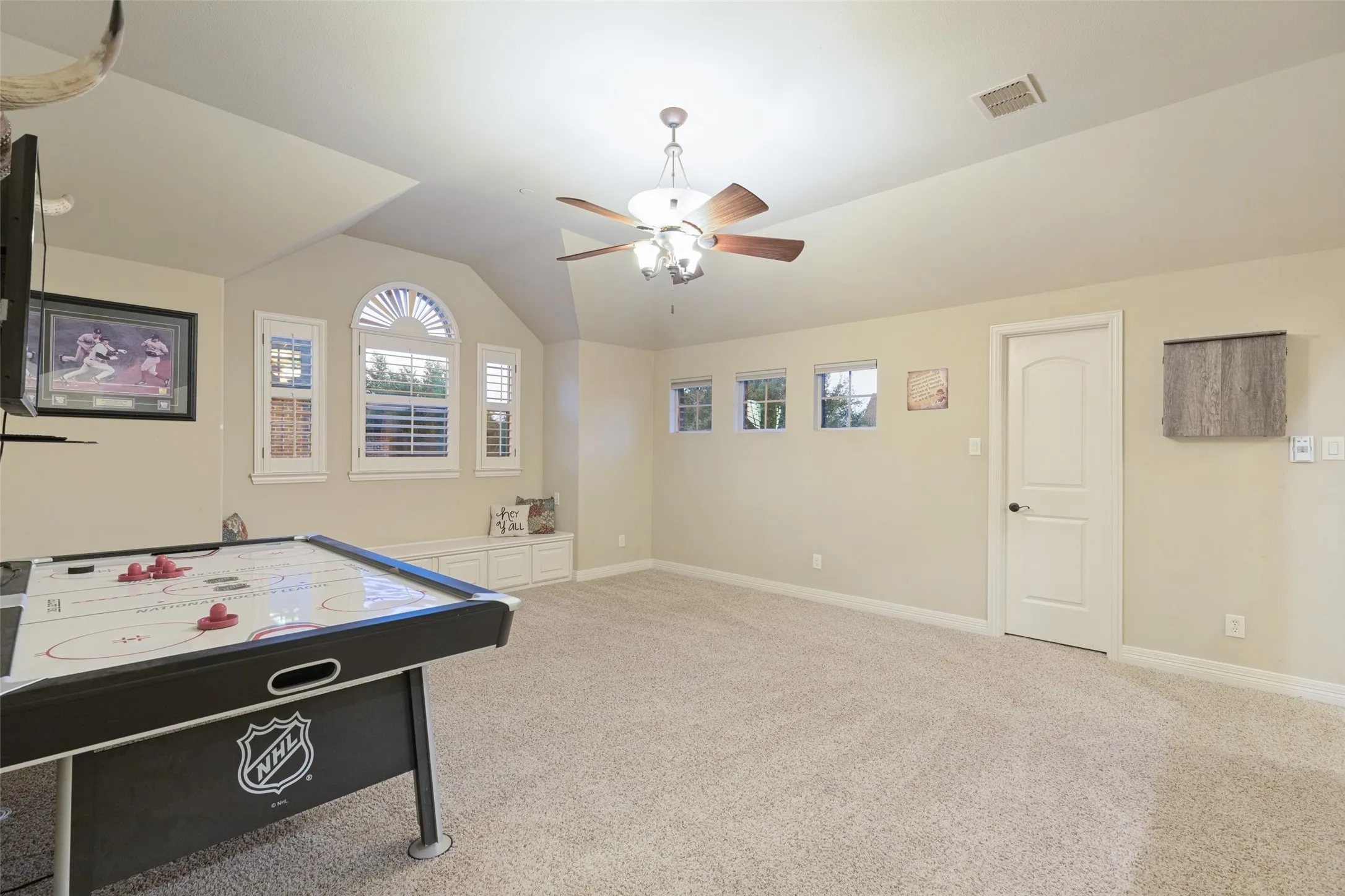 Single Family Residence For Sale in Denton County , 10757 Southbury Lane, Frisco, Texas 75033, 6 Bedroom, 4 Bathroom, 4 Garage spaces, 5,054 Sqft, built in 2010, mls#21381936, Real Estate Agent in Frisco, Homes For Sale in Denton county, Homes For Sale in Frisco, Realtor in Frisco Texas, Real Estate Brokerage Independent Realty Texas, Luminita Cordes Realtor