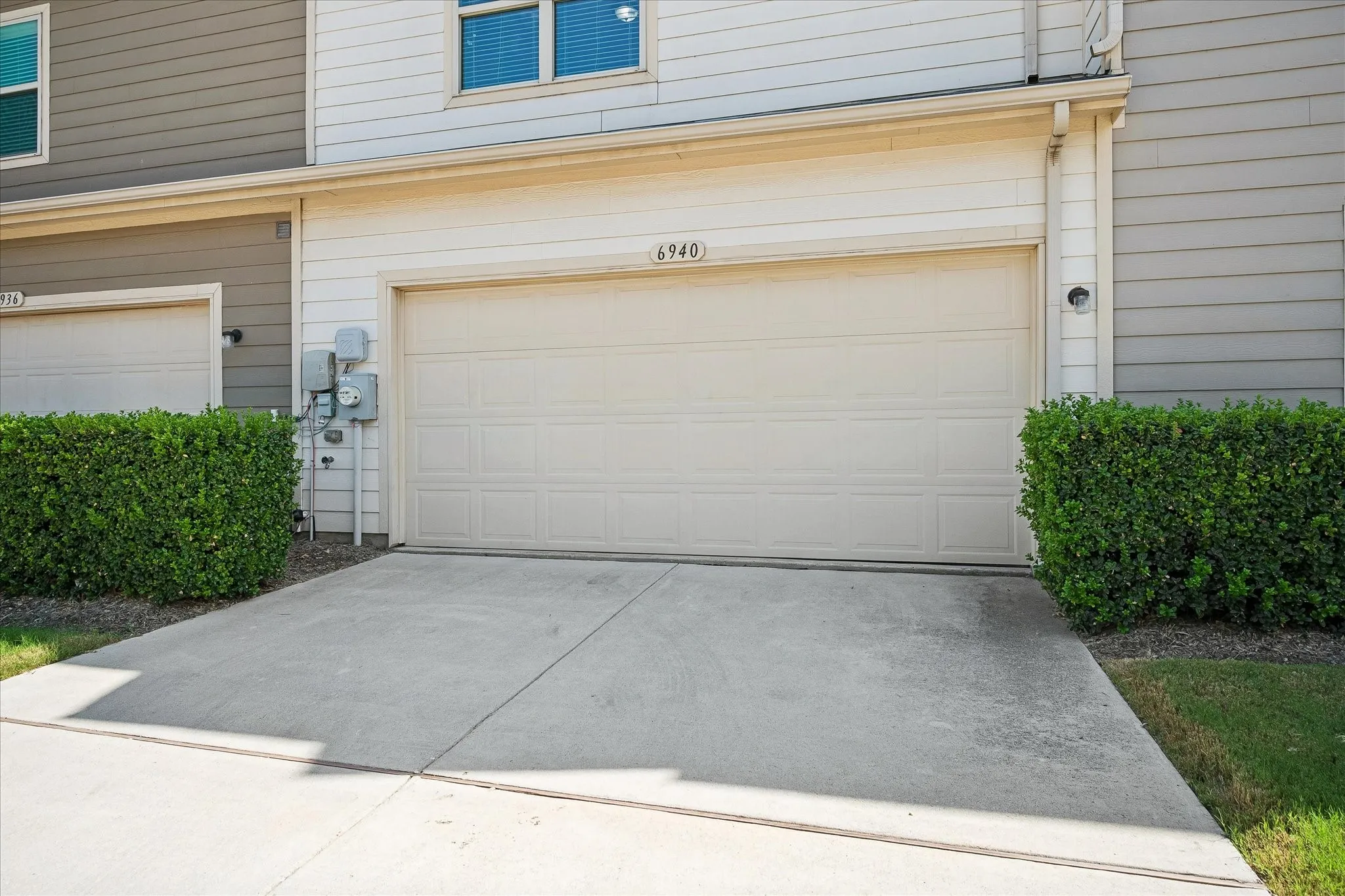 Townhouse For Sale in Tarrant County , 6940 Pascal Way, Fort Worth, Texas 76137, 2 Bedroom, 3 Bathroom, 2 Garage spaces, 1,388 Sqft, built in 2015, mls#21389355, Real Estate Agent in Fort Worth, Homes For Sale in Tarrant county, Homes For Sale in Fort Worth, Realtor in Fort Worth Texas, Real Estate Brokerage Independent Realty Texas, Luminita Cordes Realtor