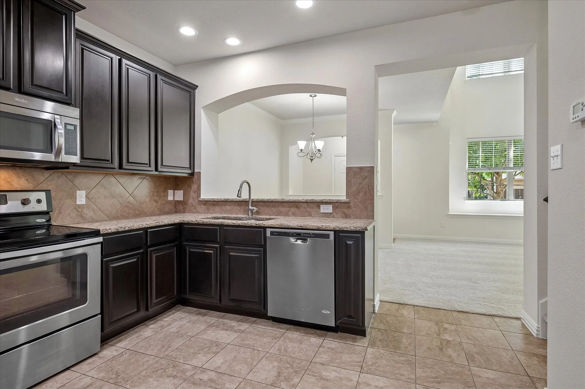 Townhouse For Sale in Tarrant County , 6940 Pascal Way, Fort Worth, Texas 76137, 2 Bedroom, 3 Bathroom, 2 Garage spaces, 1,388 Sqft, built in 2015, mls#21389355, Real Estate Agent in Fort Worth, Homes For Sale in Tarrant county, Homes For Sale in Fort Worth, Realtor in Fort Worth Texas, Real Estate Brokerage Independent Realty Texas, Luminita Cordes Realtor