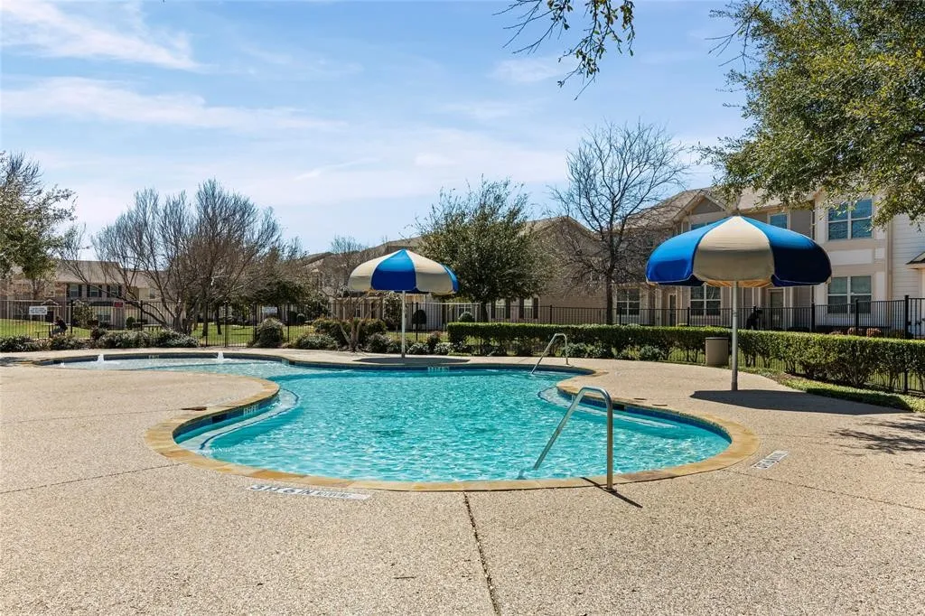 Townhouse For Sale in Tarrant County , 6940 Pascal Way, Fort Worth, Texas 76137, 2 Bedroom, 3 Bathroom, 2 Garage spaces, 1,388 Sqft, built in 2015, mls#21389355, Real Estate Agent in Fort Worth, Homes For Sale in Tarrant county, Homes For Sale in Fort Worth, Realtor in Fort Worth Texas, Real Estate Brokerage Independent Realty Texas, Luminita Cordes Realtor