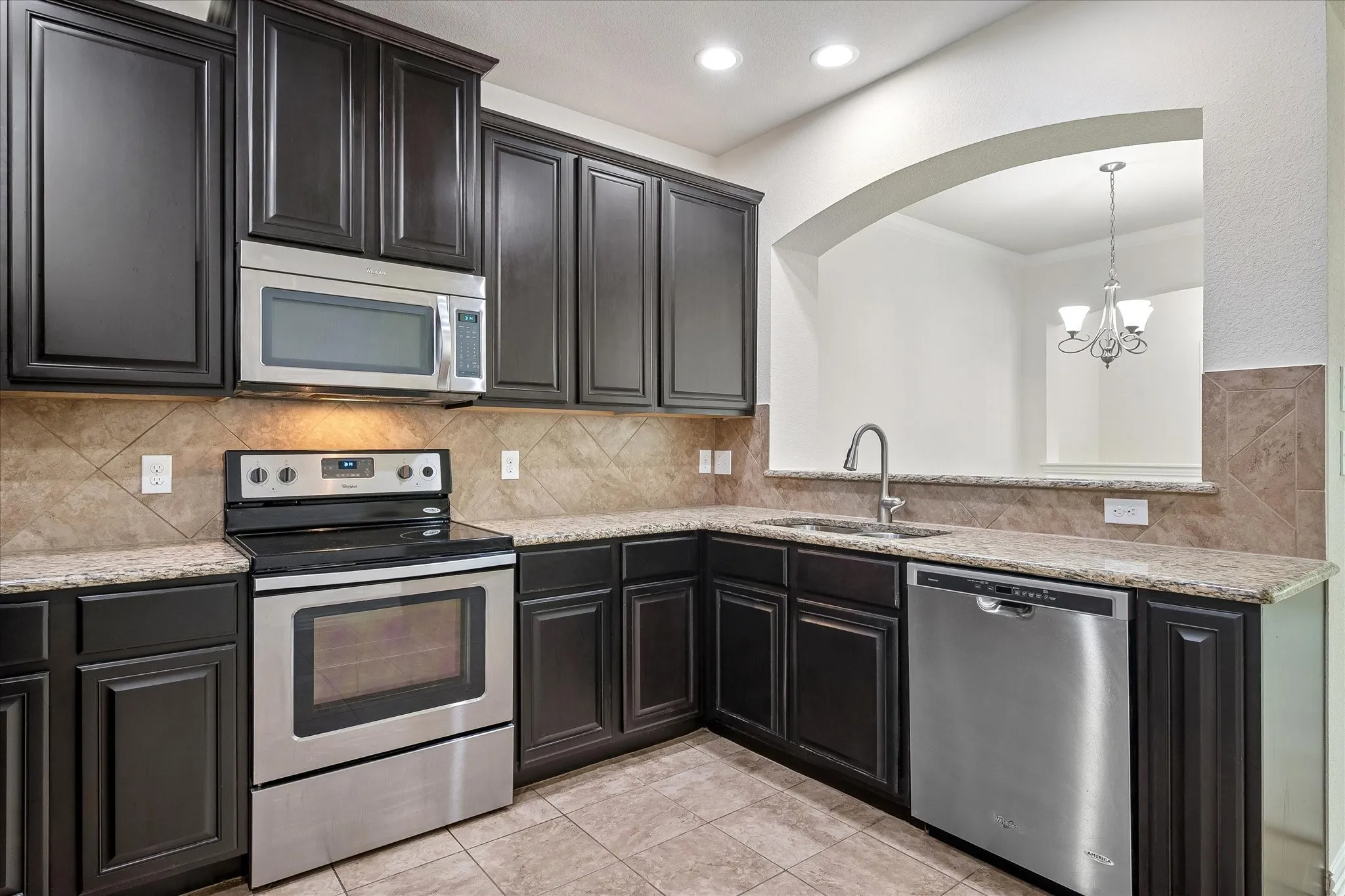 Townhouse For Sale in Tarrant County , 6940 Pascal Way, Fort Worth, Texas 76137, 2 Bedroom, 3 Bathroom, 2 Garage spaces, 1,388 Sqft, built in 2015, mls#21389355, Real Estate Agent in Fort Worth, Homes For Sale in Tarrant county, Homes For Sale in Fort Worth, Realtor in Fort Worth Texas, Real Estate Brokerage Independent Realty Texas, Luminita Cordes Realtor