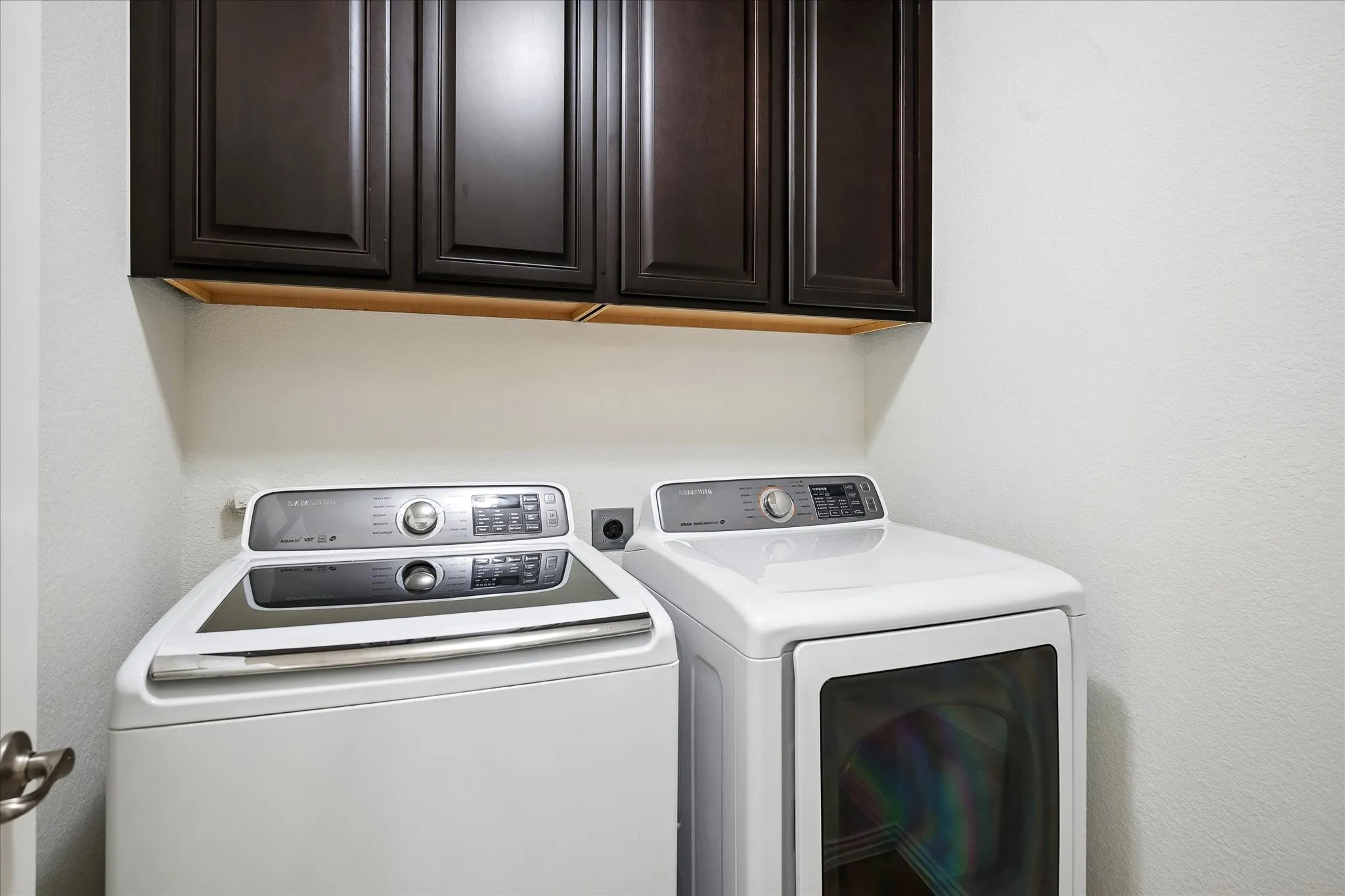 Townhouse For Sale in Tarrant County , 6940 Pascal Way, Fort Worth, Texas 76137, 2 Bedroom, 3 Bathroom, 2 Garage spaces, 1,388 Sqft, built in 2015, mls#21389355, Real Estate Agent in Fort Worth, Homes For Sale in Tarrant county, Homes For Sale in Fort Worth, Realtor in Fort Worth Texas, Real Estate Brokerage Independent Realty Texas, Luminita Cordes Realtor