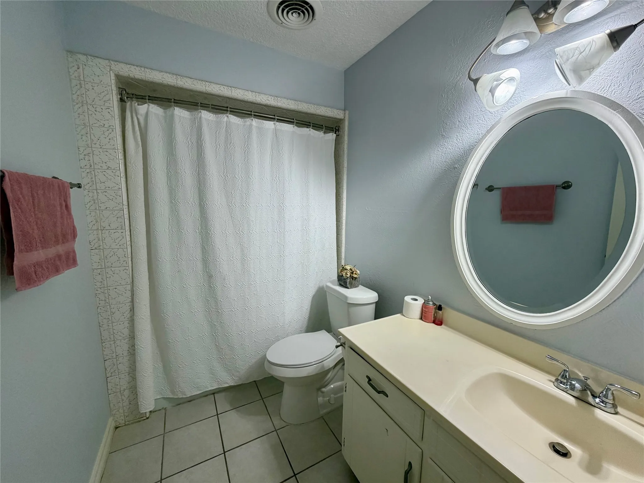 Single Family Residence For Rent in Denton County , 608 Coronado Drive, Denton, Texas 76209, 3 Bedroom, 2 Bathroom, 2 Garage spaces, 1,364 Sqft, built in 1972, mls#21390741, Real Estate Agent in Denton, Homes For Rent in Denton county, Homes For Rent in Denton, Realtor in Denton Texas, Real Estate Brokerage Independent Realty Texas, Luminita Cordes Realtor