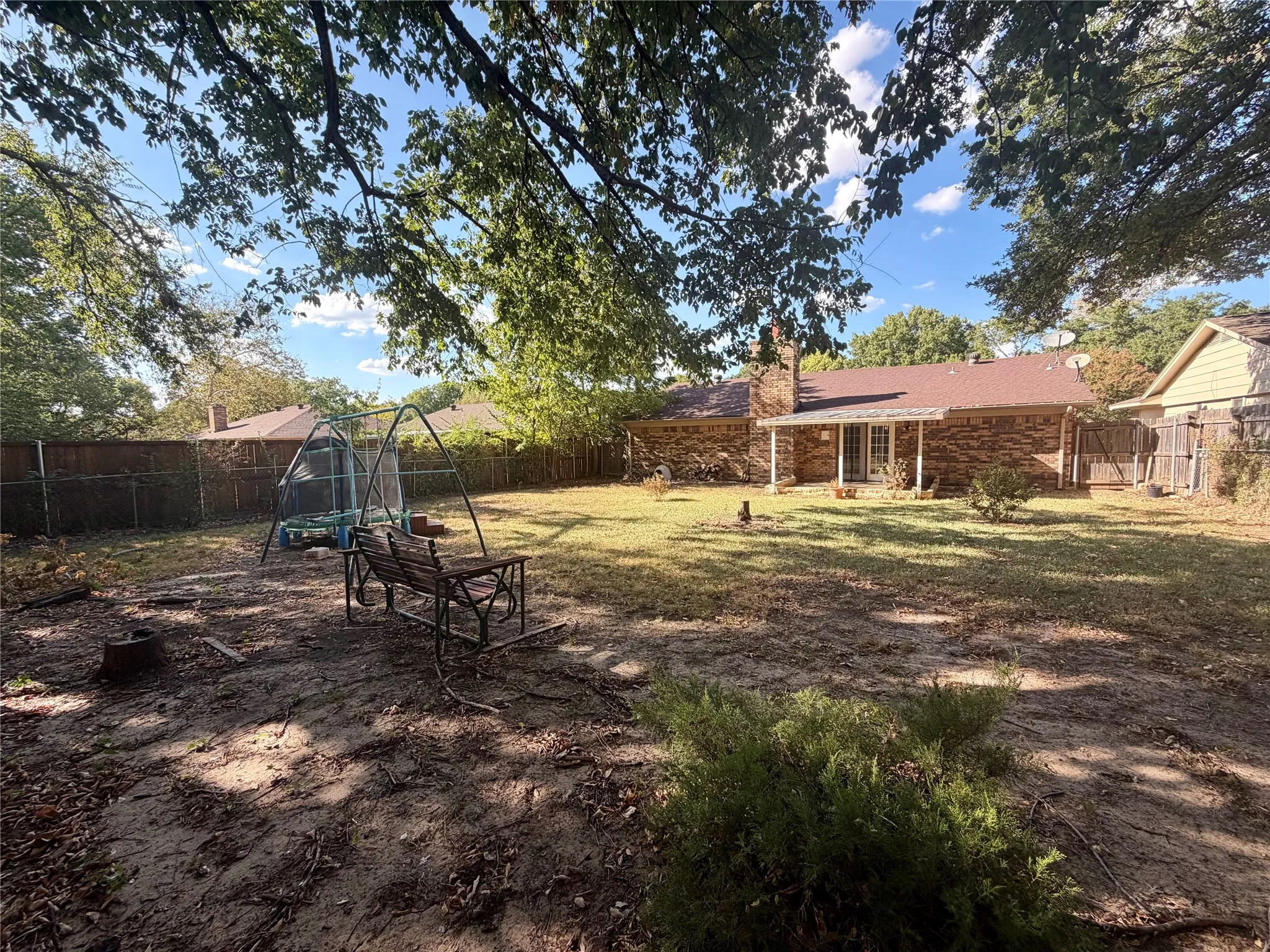 Single Family Residence For Rent in Denton County , 608 Coronado Drive, Denton, Texas 76209, 3 Bedroom, 2 Bathroom, 2 Garage spaces, 1,364 Sqft, built in 1972, mls#21390741, Real Estate Agent in Denton, Homes For Rent in Denton county, Homes For Rent in Denton, Realtor in Denton Texas, Real Estate Brokerage Independent Realty Texas, Luminita Cordes Realtor