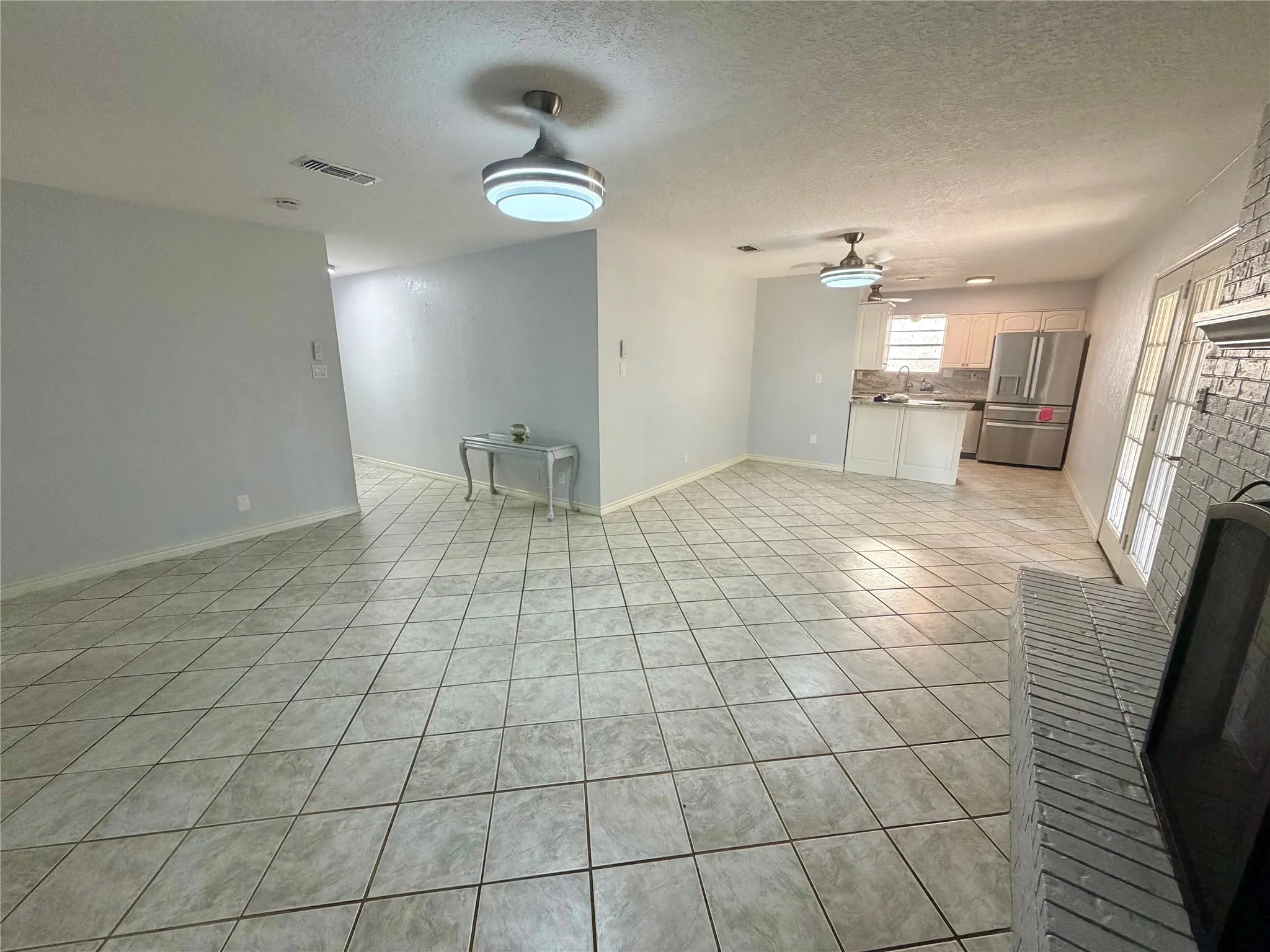 Single Family Residence For Rent in Denton County , 608 Coronado Drive, Denton, Texas 76209, 3 Bedroom, 2 Bathroom, 2 Garage spaces, 1,364 Sqft, built in 1972, mls#21390741, Real Estate Agent in Denton, Homes For Rent in Denton county, Homes For Rent in Denton, Realtor in Denton Texas, Real Estate Brokerage Independent Realty Texas, Luminita Cordes Realtor