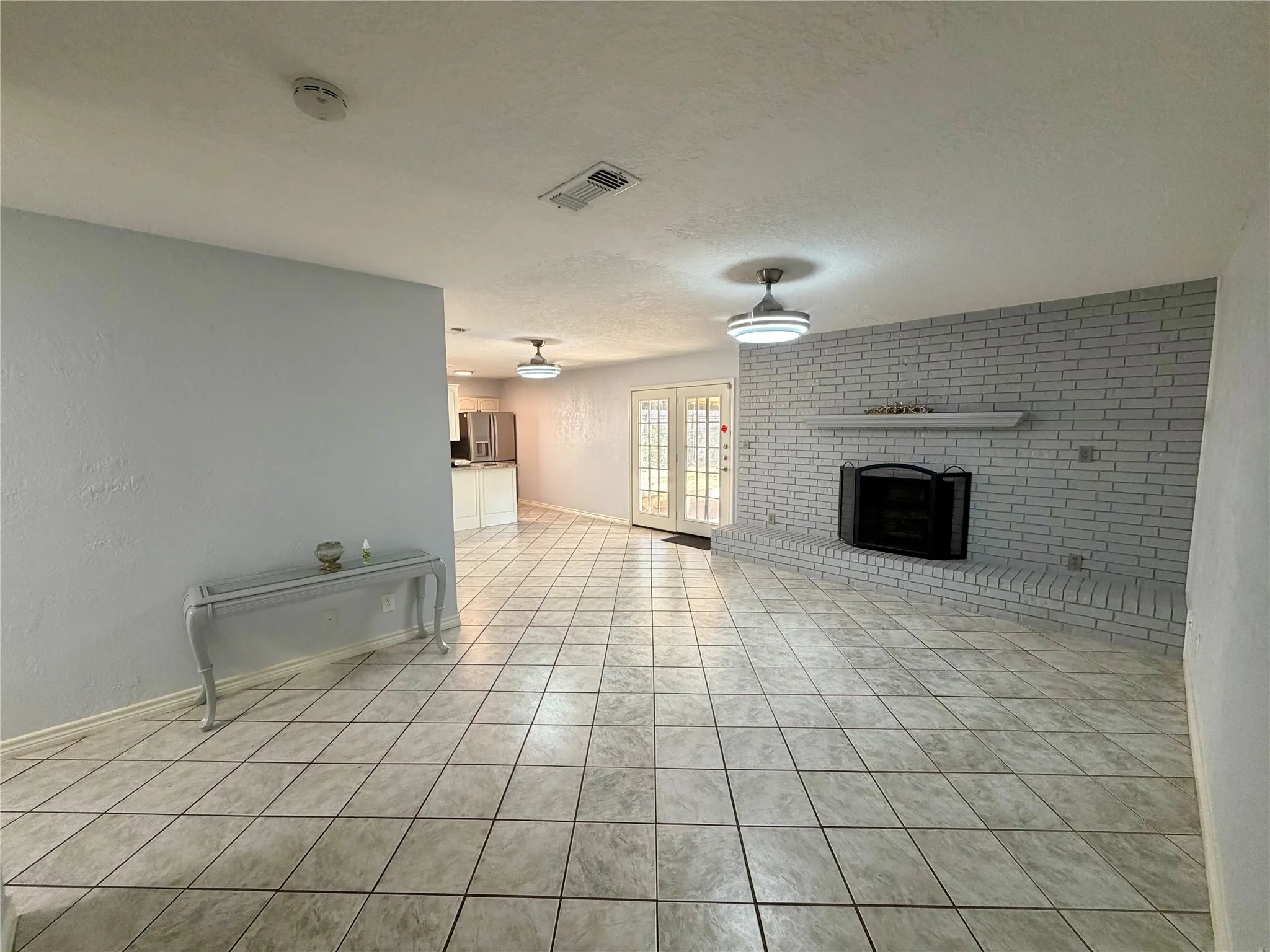 Single Family Residence For Rent in Denton County , 608 Coronado Drive, Denton, Texas 76209, 3 Bedroom, 2 Bathroom, 2 Garage spaces, 1,364 Sqft, built in 1972, mls#21390741, Real Estate Agent in Denton, Homes For Rent in Denton county, Homes For Rent in Denton, Realtor in Denton Texas, Real Estate Brokerage Independent Realty Texas, Luminita Cordes Realtor