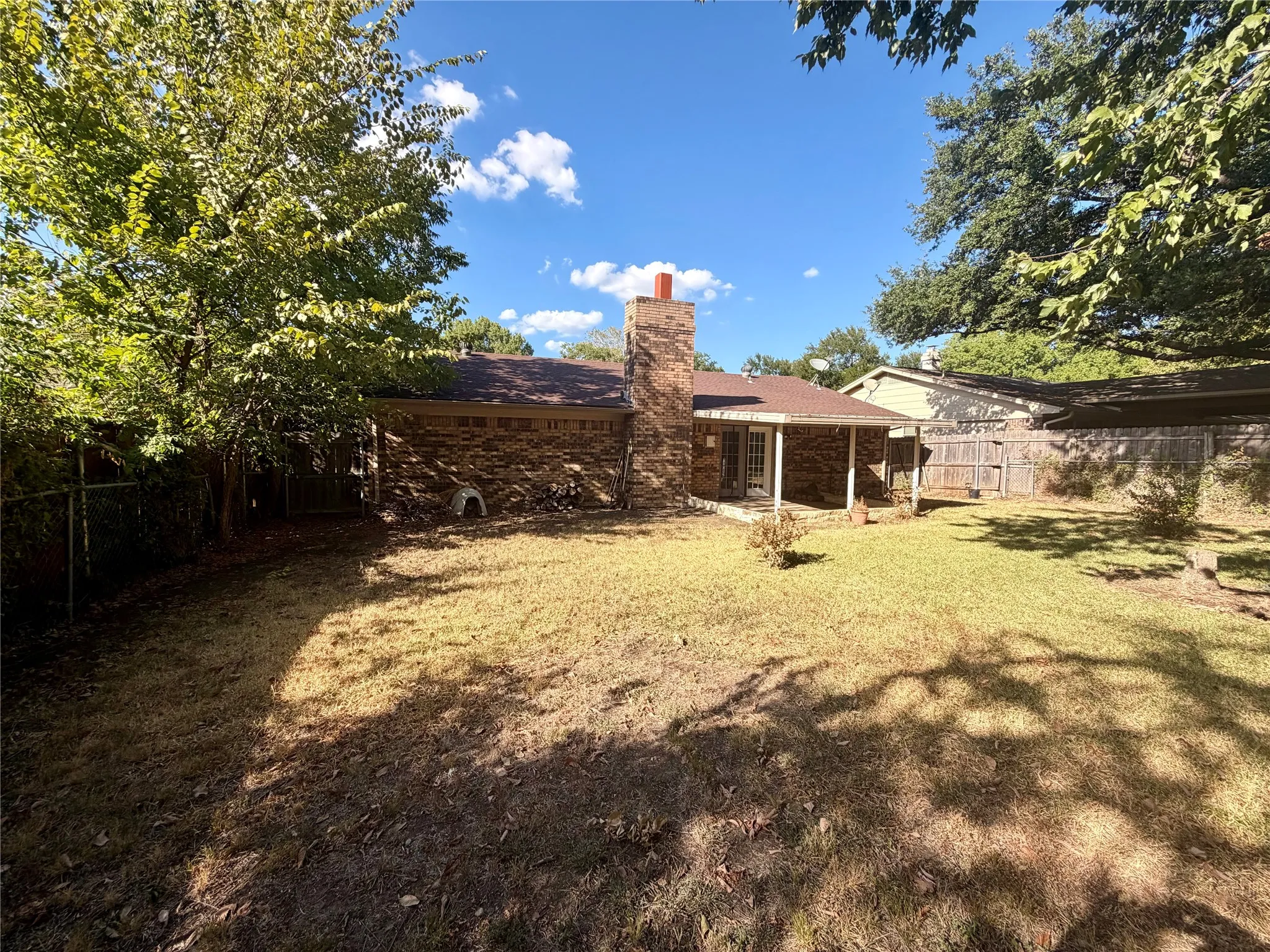 Single Family Residence For Rent in Denton County , 608 Coronado Drive, Denton, Texas 76209, 3 Bedroom, 2 Bathroom, 2 Garage spaces, 1,364 Sqft, built in 1972, mls#21390741, Real Estate Agent in Denton, Homes For Rent in Denton county, Homes For Rent in Denton, Realtor in Denton Texas, Real Estate Brokerage Independent Realty Texas, Luminita Cordes Realtor