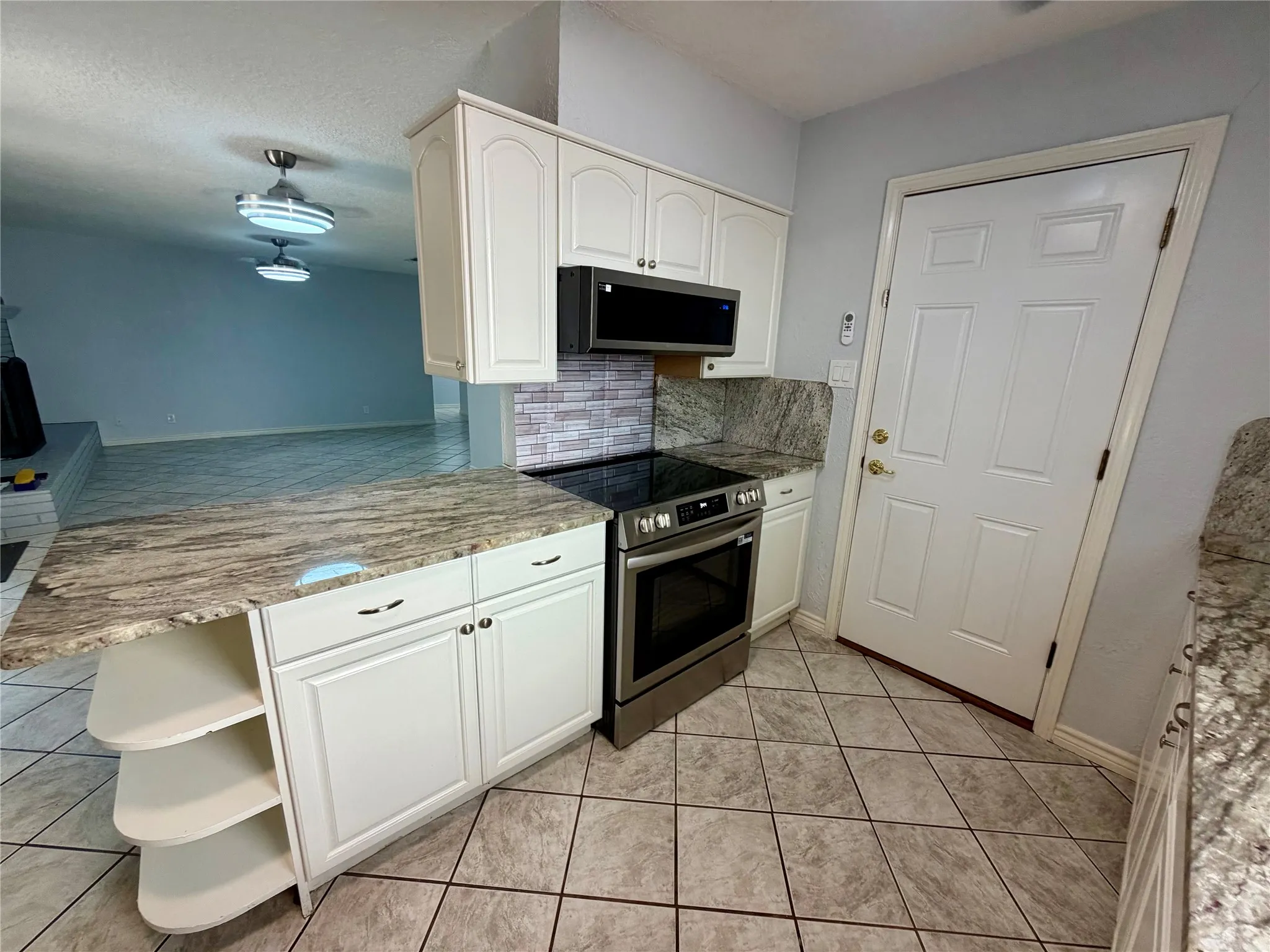 Single Family Residence For Rent in Denton County , 608 Coronado Drive, Denton, Texas 76209, 3 Bedroom, 2 Bathroom, 2 Garage spaces, 1,364 Sqft, built in 1972, mls#21390741, Real Estate Agent in Denton, Homes For Rent in Denton county, Homes For Rent in Denton, Realtor in Denton Texas, Real Estate Brokerage Independent Realty Texas, Luminita Cordes Realtor