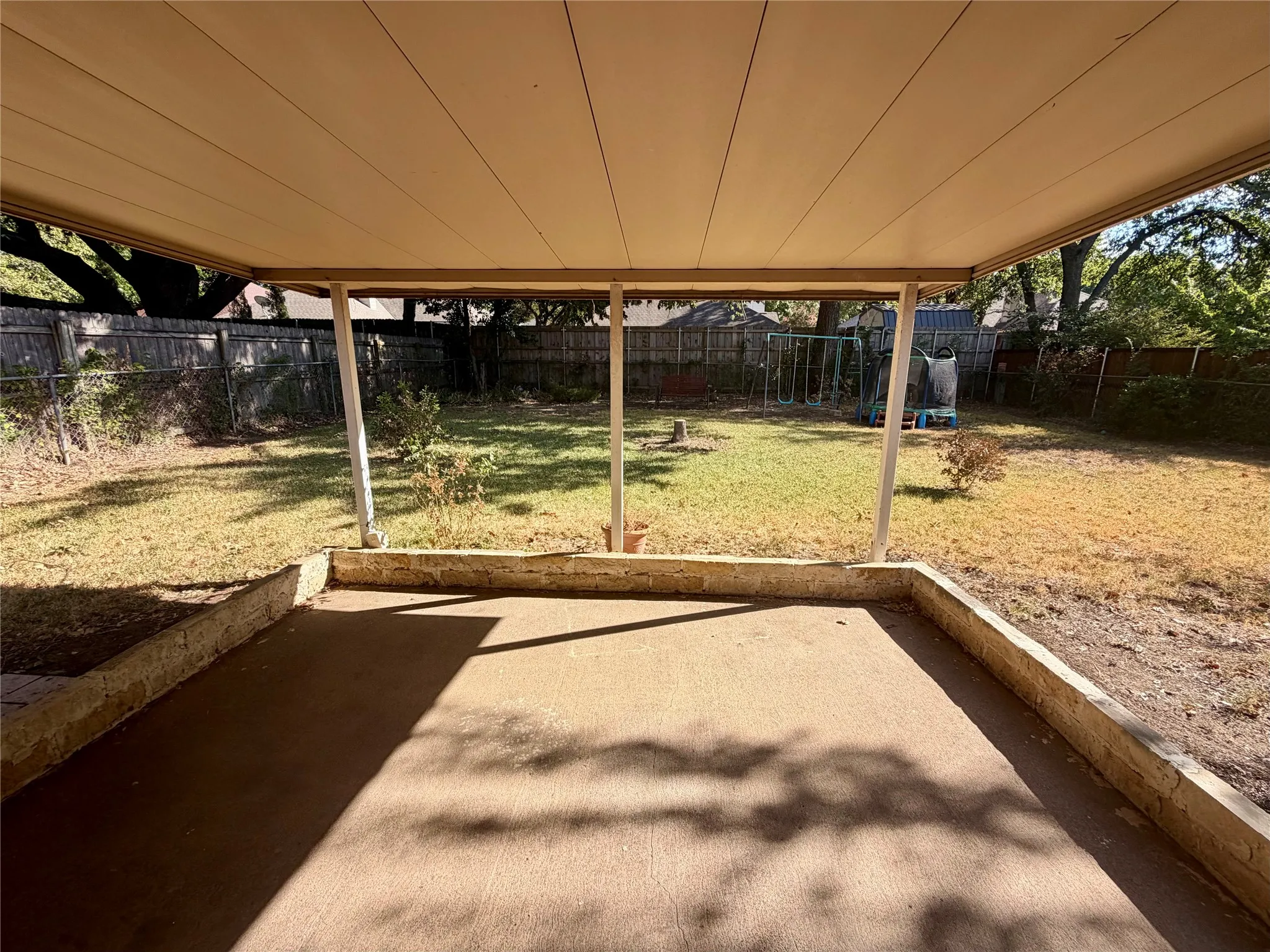 Single Family Residence For Rent in Denton County , 608 Coronado Drive, Denton, Texas 76209, 3 Bedroom, 2 Bathroom, 2 Garage spaces, 1,364 Sqft, built in 1972, mls#21390741, Real Estate Agent in Denton, Homes For Rent in Denton county, Homes For Rent in Denton, Realtor in Denton Texas, Real Estate Brokerage Independent Realty Texas, Luminita Cordes Realtor
