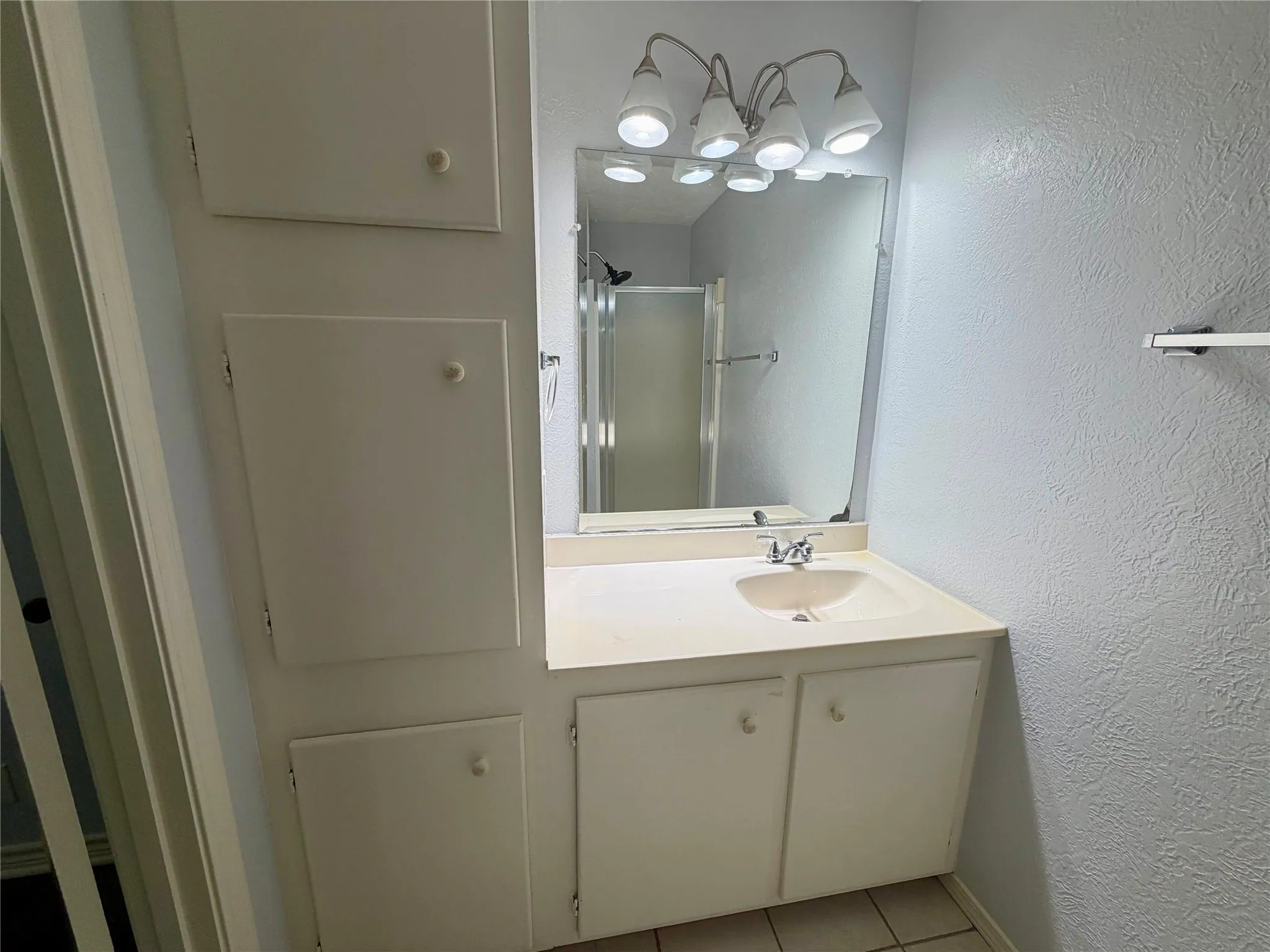 Single Family Residence For Rent in Denton County , 608 Coronado Drive, Denton, Texas 76209, 3 Bedroom, 2 Bathroom, 2 Garage spaces, 1,364 Sqft, built in 1972, mls#21390741, Real Estate Agent in Denton, Homes For Rent in Denton county, Homes For Rent in Denton, Realtor in Denton Texas, Real Estate Brokerage Independent Realty Texas, Luminita Cordes Realtor