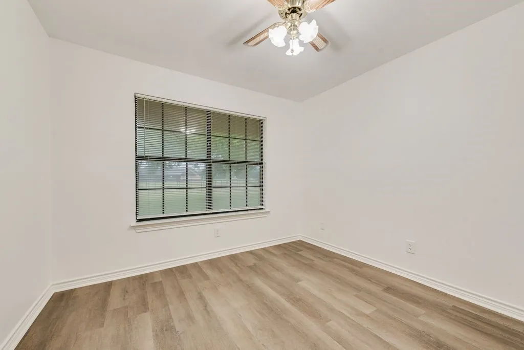 Single Family Residence For Sale in Dallas County , 1635 Easy Street, Seagoville, Texas 75159, 3 Bedroom, 2 Bathroom, 4 Garage spaces, 1,625 Sqft, built in 1987, mls#21390328, Real Estate Agent in Seagoville, Homes For Sale in Dallas county, Homes For Sale in Seagoville, Realtor in Seagoville Texas, Real Estate Brokerage Independent Realty Texas, Luminita Cordes Realtor