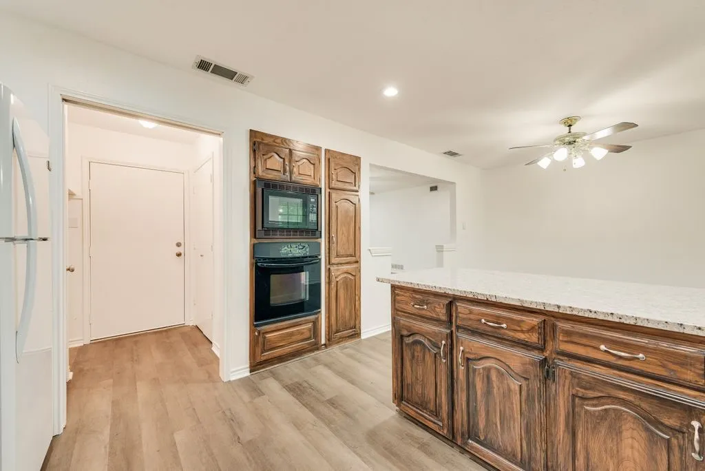 Single Family Residence For Sale in Dallas County , 1635 Easy Street, Seagoville, Texas 75159, 3 Bedroom, 2 Bathroom, 4 Garage spaces, 1,625 Sqft, built in 1987, mls#21390328, Real Estate Agent in Seagoville, Homes For Sale in Dallas county, Homes For Sale in Seagoville, Realtor in Seagoville Texas, Real Estate Brokerage Independent Realty Texas, Luminita Cordes Realtor