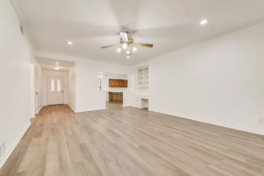 Single Family Residence For Sale in Dallas County , 1635 Easy Street, Seagoville, Texas 75159, 3 Bedroom, 2 Bathroom, 4 Garage spaces, 1,625 Sqft, built in 1987, mls#21390328, Real Estate Agent in Seagoville, Homes For Sale in Dallas county, Homes For Sale in Seagoville, Realtor in Seagoville Texas, Real Estate Brokerage Independent Realty Texas, Luminita Cordes Realtor