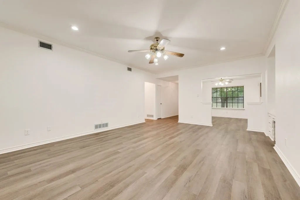 Single Family Residence For Sale in Dallas County , 1635 Easy Street, Seagoville, Texas 75159, 3 Bedroom, 2 Bathroom, 4 Garage spaces, 1,625 Sqft, built in 1987, mls#21390328, Real Estate Agent in Seagoville, Homes For Sale in Dallas county, Homes For Sale in Seagoville, Realtor in Seagoville Texas, Real Estate Brokerage Independent Realty Texas, Luminita Cordes Realtor