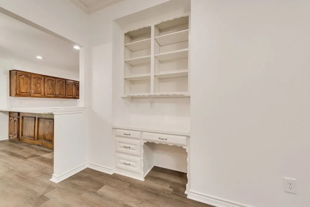 Built-In Desk and Shelves
