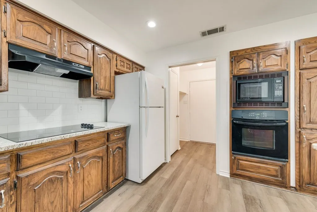 Single Family Residence For Sale in Dallas County , 1635 Easy Street, Seagoville, Texas 75159, 3 Bedroom, 2 Bathroom, 4 Garage spaces, 1,625 Sqft, built in 1987, mls#21390328, Real Estate Agent in Seagoville, Homes For Sale in Dallas county, Homes For Sale in Seagoville, Realtor in Seagoville Texas, Real Estate Brokerage Independent Realty Texas, Luminita Cordes Realtor