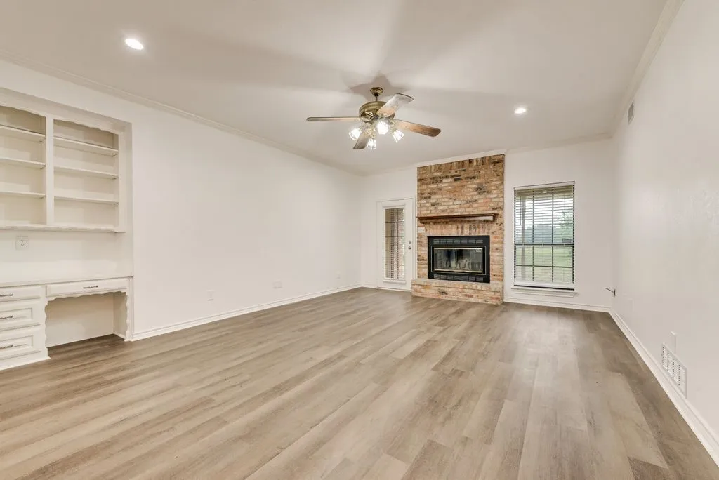 Single Family Residence For Sale in Dallas County , 1635 Easy Street, Seagoville, Texas 75159, 3 Bedroom, 2 Bathroom, 4 Garage spaces, 1,625 Sqft, built in 1987, mls#21390328, Real Estate Agent in Seagoville, Homes For Sale in Dallas county, Homes For Sale in Seagoville, Realtor in Seagoville Texas, Real Estate Brokerage Independent Realty Texas, Luminita Cordes Realtor