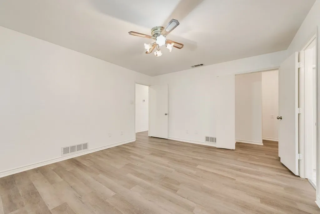 Single Family Residence For Sale in Dallas County , 1635 Easy Street, Seagoville, Texas 75159, 3 Bedroom, 2 Bathroom, 4 Garage spaces, 1,625 Sqft, built in 1987, mls#21390328, Real Estate Agent in Seagoville, Homes For Sale in Dallas county, Homes For Sale in Seagoville, Realtor in Seagoville Texas, Real Estate Brokerage Independent Realty Texas, Luminita Cordes Realtor