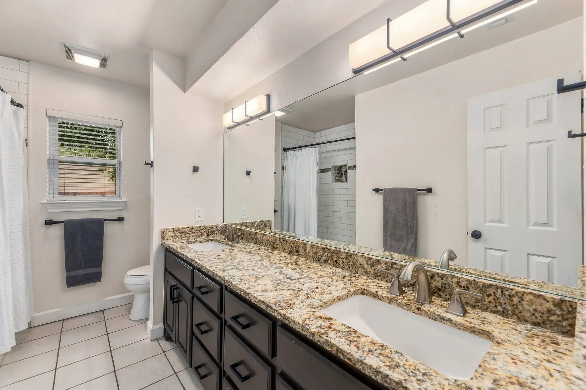 Single Family Residence For Sale in Tarrant County , 6440 Devonshire Drive, North Richland Hills, Texas 76180, 4 Bedroom, 3 Bathroom, 2 Garage spaces, 2,462 Sqft, built in 1976, mls#21384256, Real Estate Agent in North Richland Hills, Homes For Sale in Tarrant county, Homes For Sale in North Richland Hills, Realtor in North Richland Hills Texas, Real Estate Brokerage Independent Realty Texas, Luminita Cordes Realtor