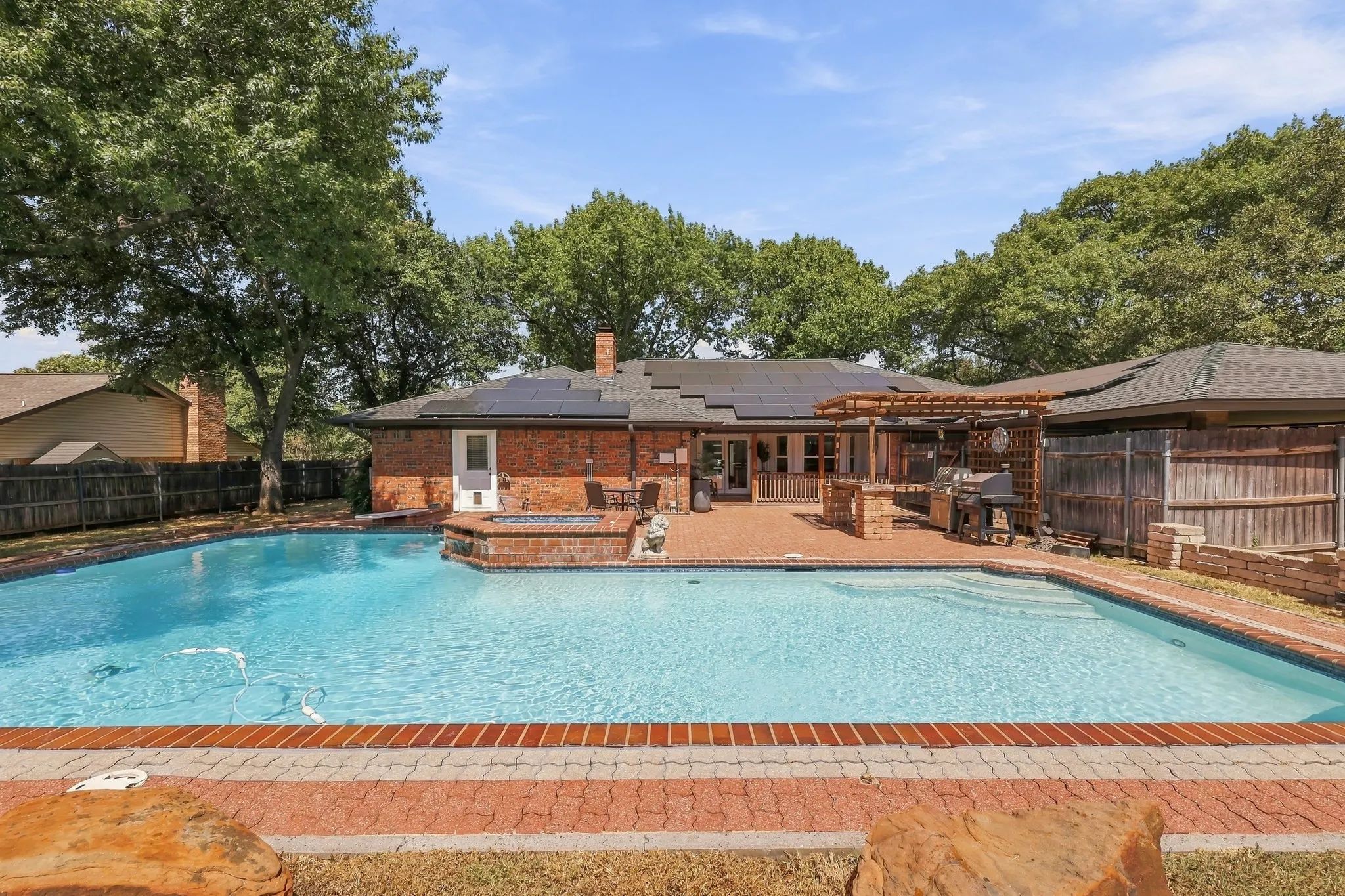 Single Family Residence For Sale in Tarrant County , 6440 Devonshire Drive, North Richland Hills, Texas 76180, 4 Bedroom, 3 Bathroom, 2 Garage spaces, 2,462 Sqft, built in 1976, mls#21384256, Real Estate Agent in North Richland Hills, Homes For Sale in Tarrant county, Homes For Sale in North Richland Hills, Realtor in North Richland Hills Texas, Real Estate Brokerage Independent Realty Texas, Luminita Cordes Realtor