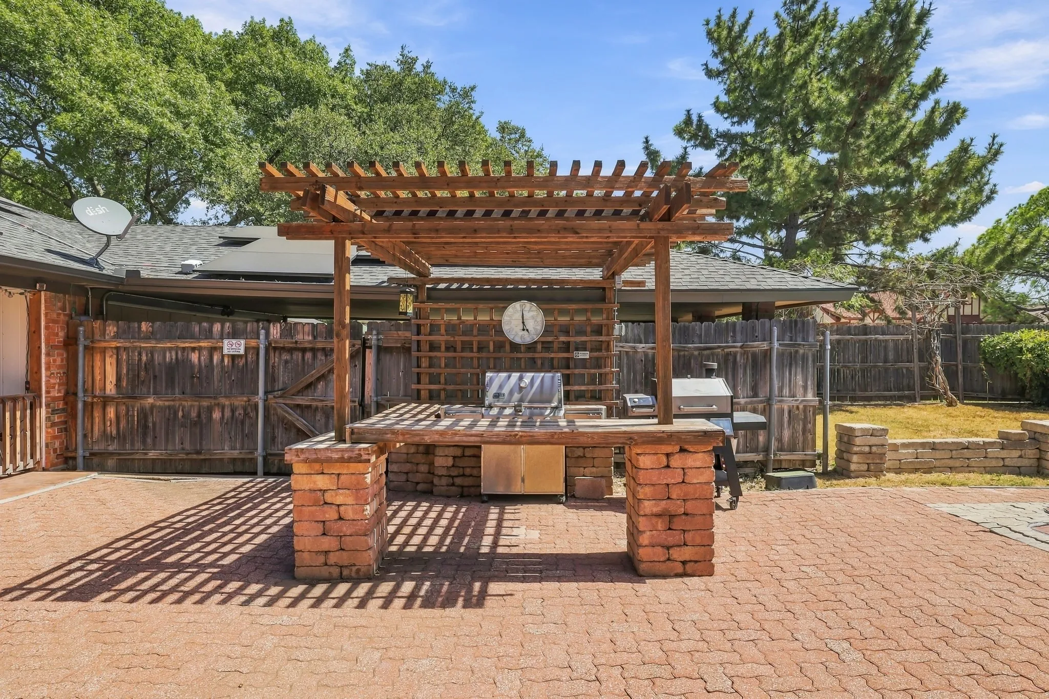 Single Family Residence For Sale in Tarrant County , 6440 Devonshire Drive, North Richland Hills, Texas 76180, 4 Bedroom, 3 Bathroom, 2 Garage spaces, 2,462 Sqft, built in 1976, mls#21384256, Real Estate Agent in North Richland Hills, Homes For Sale in Tarrant county, Homes For Sale in North Richland Hills, Realtor in North Richland Hills Texas, Real Estate Brokerage Independent Realty Texas, Luminita Cordes Realtor