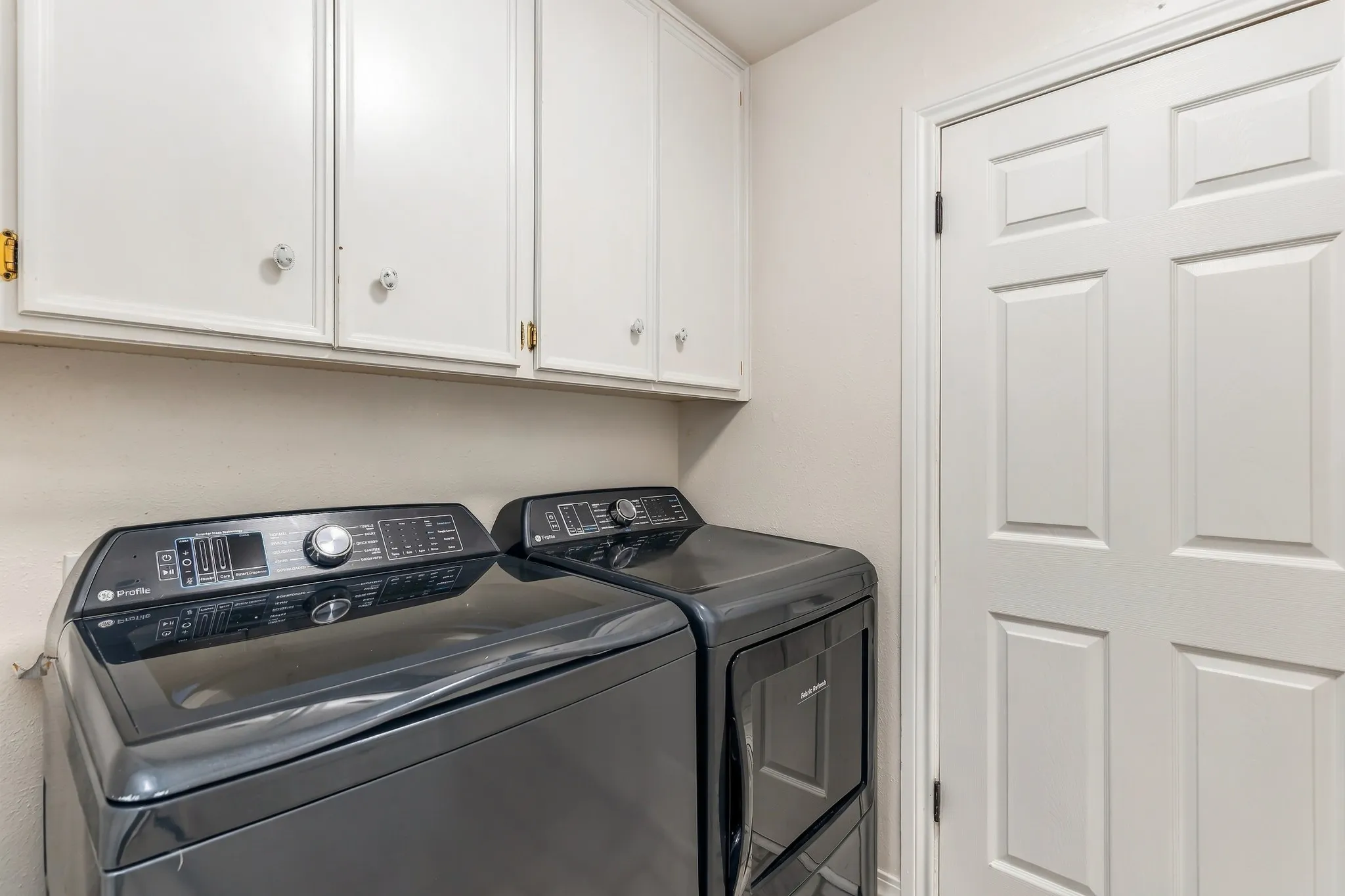 Single Family Residence For Sale in Tarrant County , 6440 Devonshire Drive, North Richland Hills, Texas 76180, 4 Bedroom, 3 Bathroom, 2 Garage spaces, 2,462 Sqft, built in 1976, mls#21384256, Real Estate Agent in North Richland Hills, Homes For Sale in Tarrant county, Homes For Sale in North Richland Hills, Realtor in North Richland Hills Texas, Real Estate Brokerage Independent Realty Texas, Luminita Cordes Realtor